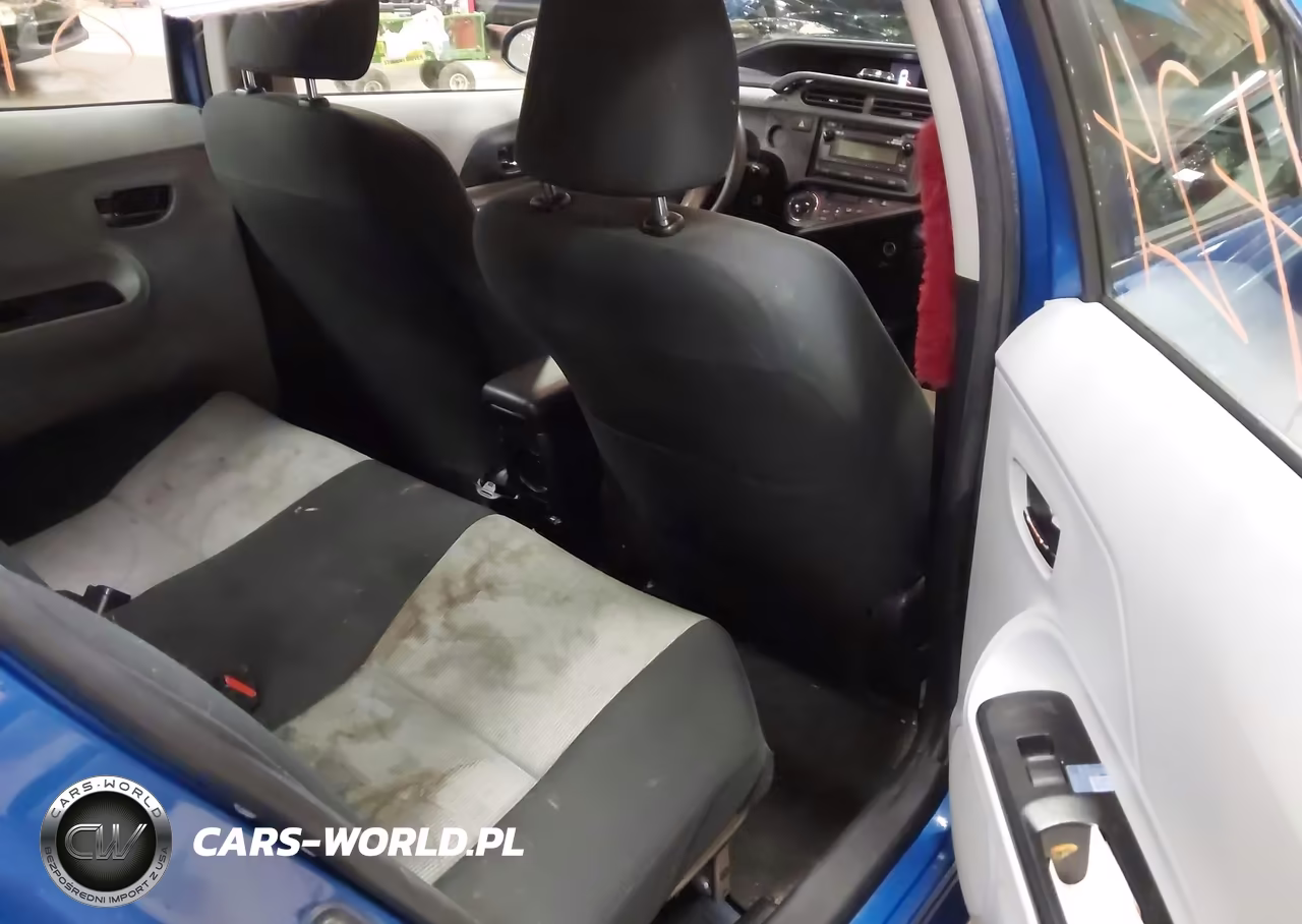 2014 Toyota Prius C Two VIN:JTDKDTB33E1077940 - 8