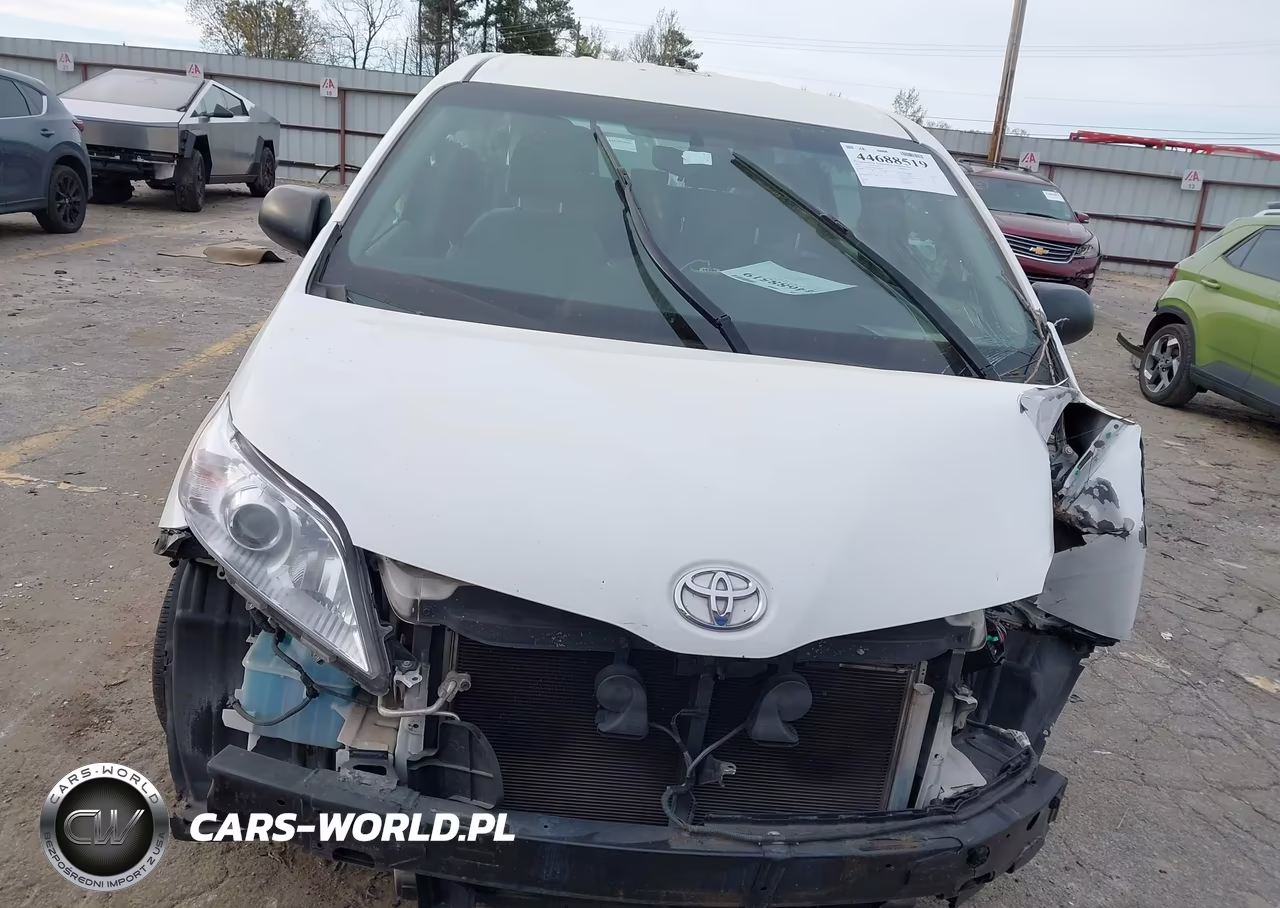 2015 Toyota Sienna L 7 Passenger VIN:5TDZK3DC2FS600838 - 12