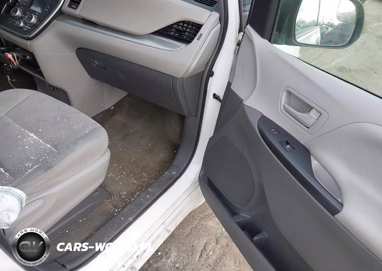 2015 Toyota Sienna L 7 Passenger VIN:5TDZK3DC2FS600838 - 5