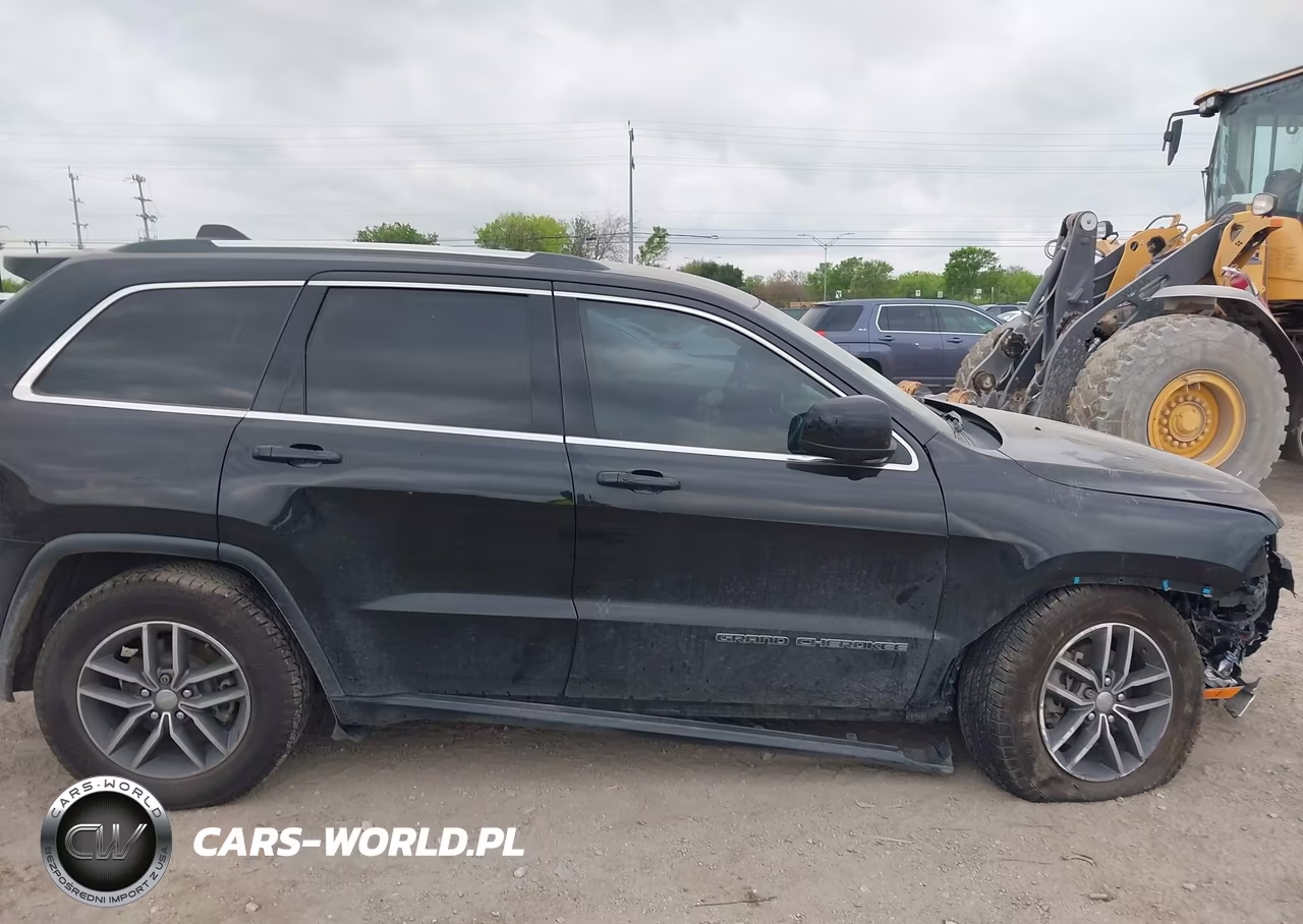 2018 Jeep Grand Cherokee Laredo E 4X2 VIN:1C4RJEAG7JC361898 - 13