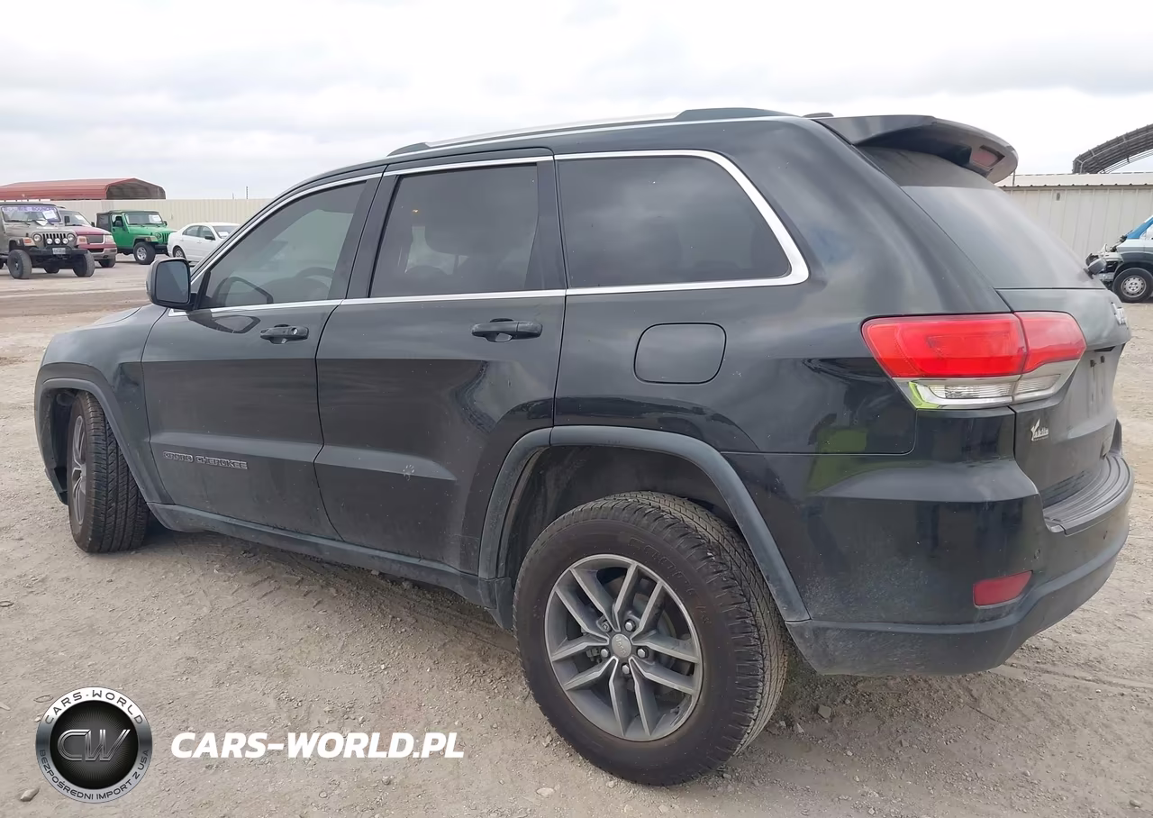 2018 Jeep Grand Cherokee Laredo E 4X2 VIN:1C4RJEAG7JC361898 - 3