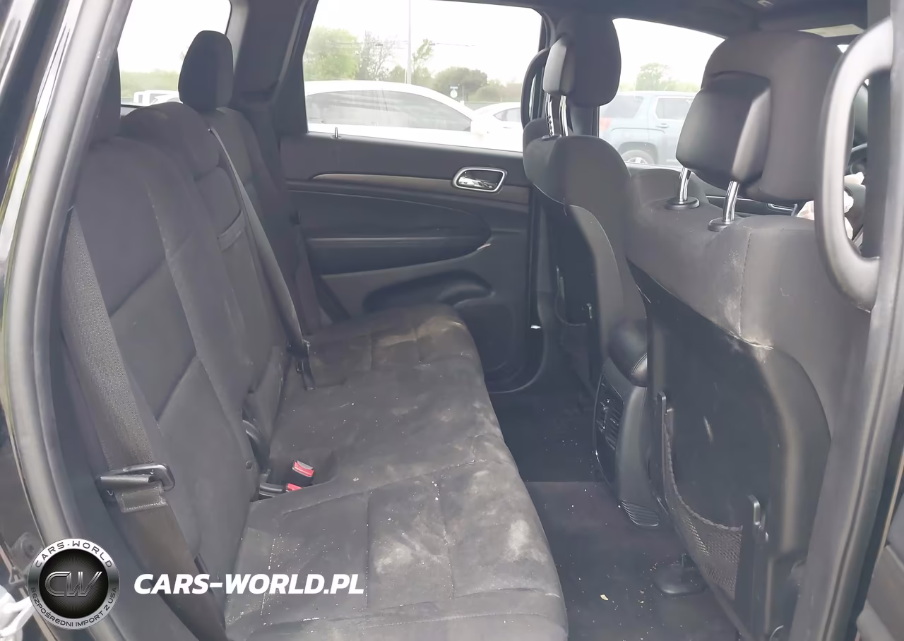 2018 Jeep Grand Cherokee Laredo E 4X2 VIN:1C4RJEAG7JC361898 - 8