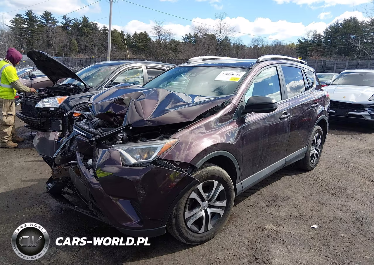 2018 Toyota Rav4 Le VIN:2T3BFREV0JW812153 - 2