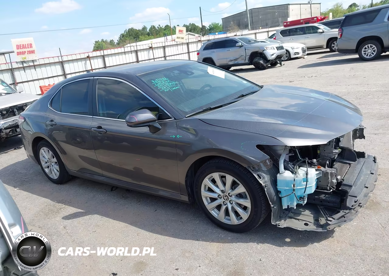 2020 Toyota Camry Le VIN:4T1C11AKXLU996657 - 14