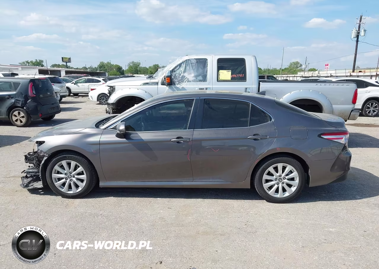 2020 Toyota Camry Le VIN:4T1C11AKXLU996657 - 15
