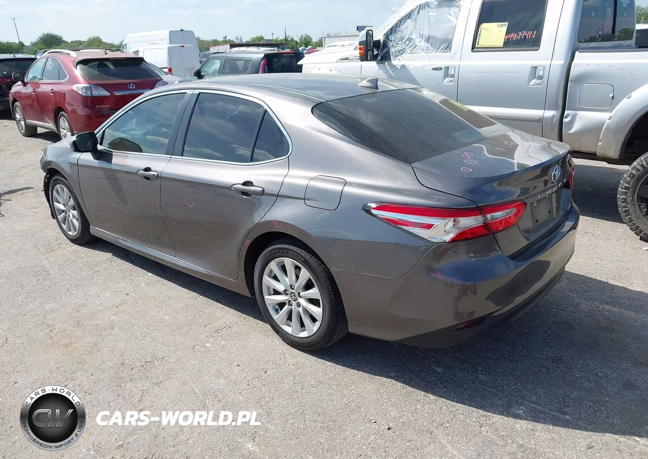 2020 Toyota Camry Le VIN:4T1C11AKXLU996657 - 3