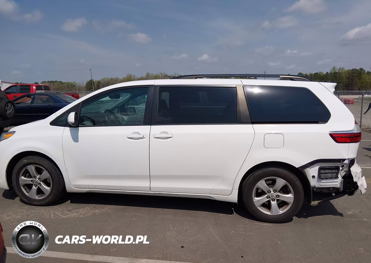 2017 Toyota Sienna Le 8 Passenger VIN:5TDKZ3DC9HS835124 - 14