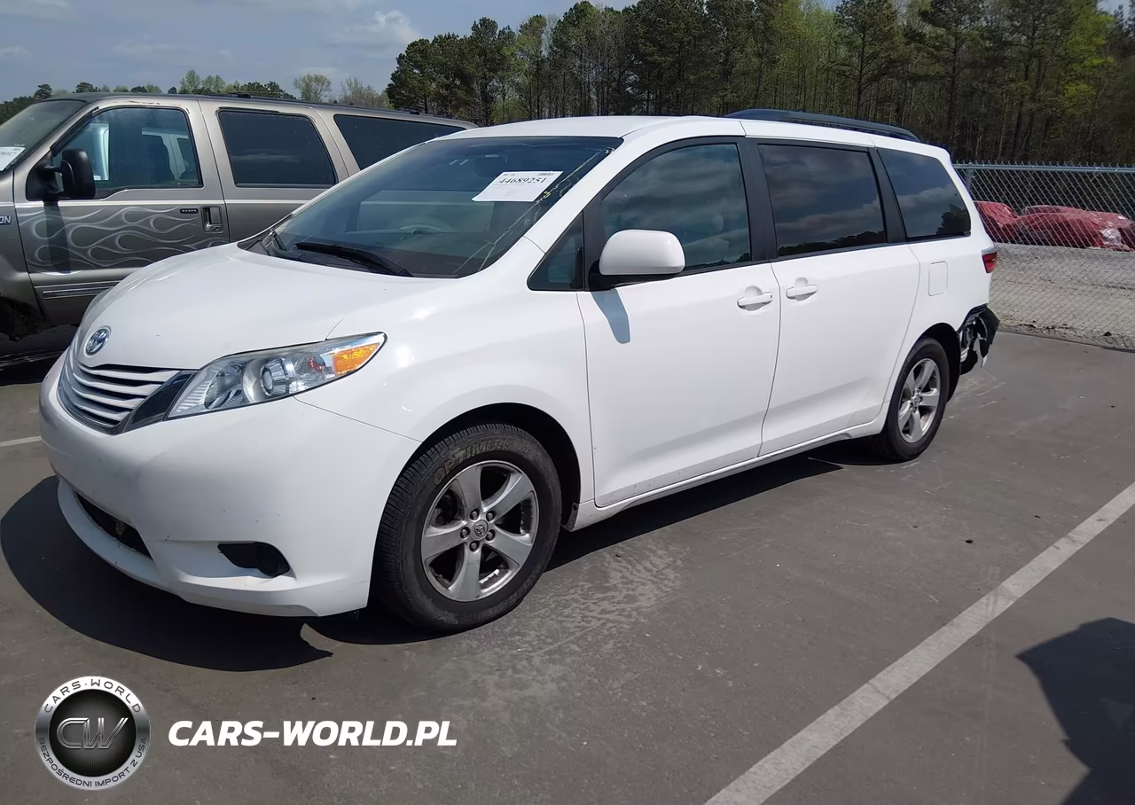 2017 Toyota Sienna Le 8 Passenger VIN:5TDKZ3DC9HS835124 - 2