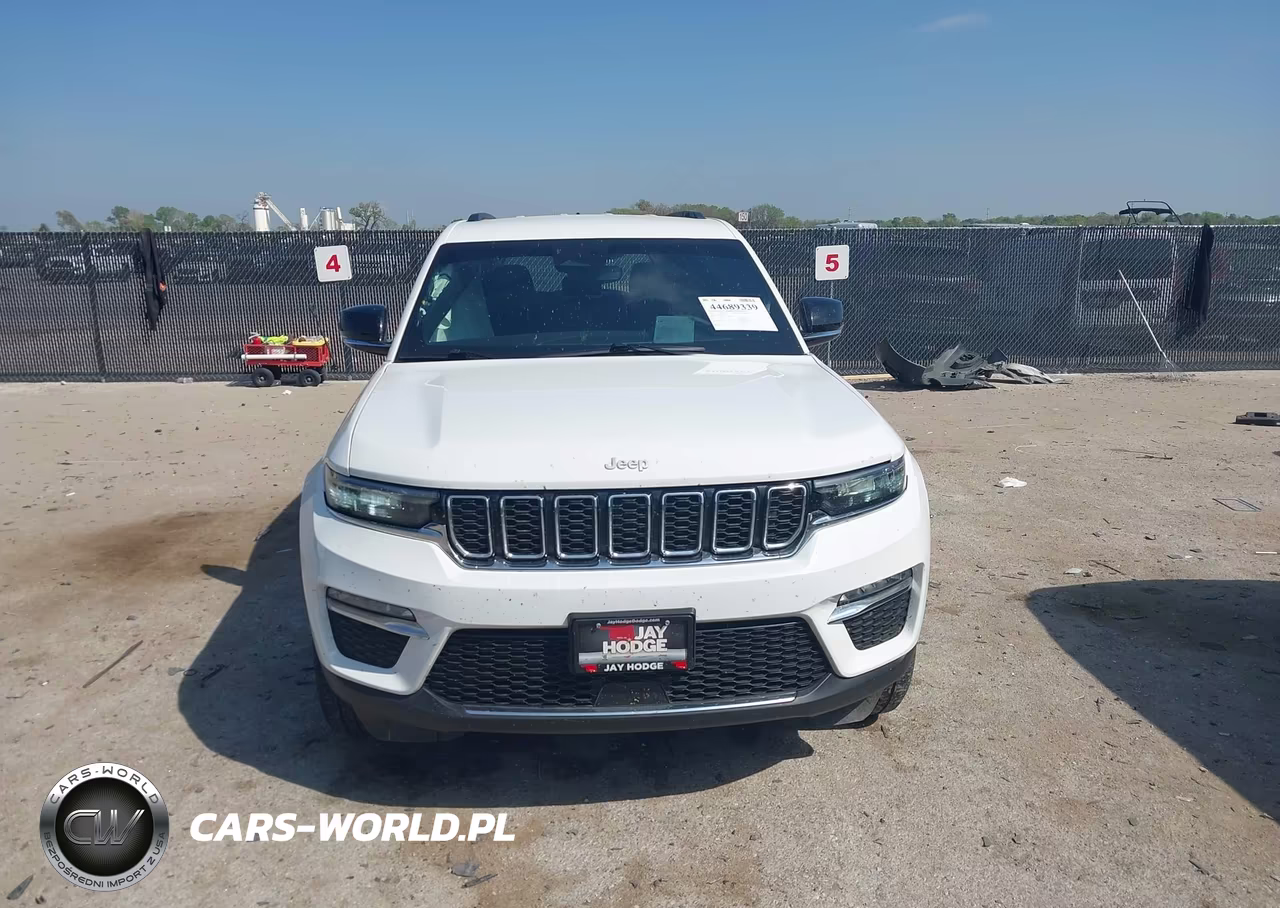 2024 Jeep Grand Cherokee Limited 4X4 VIN:1C4RJHBGXRC142042 - 12