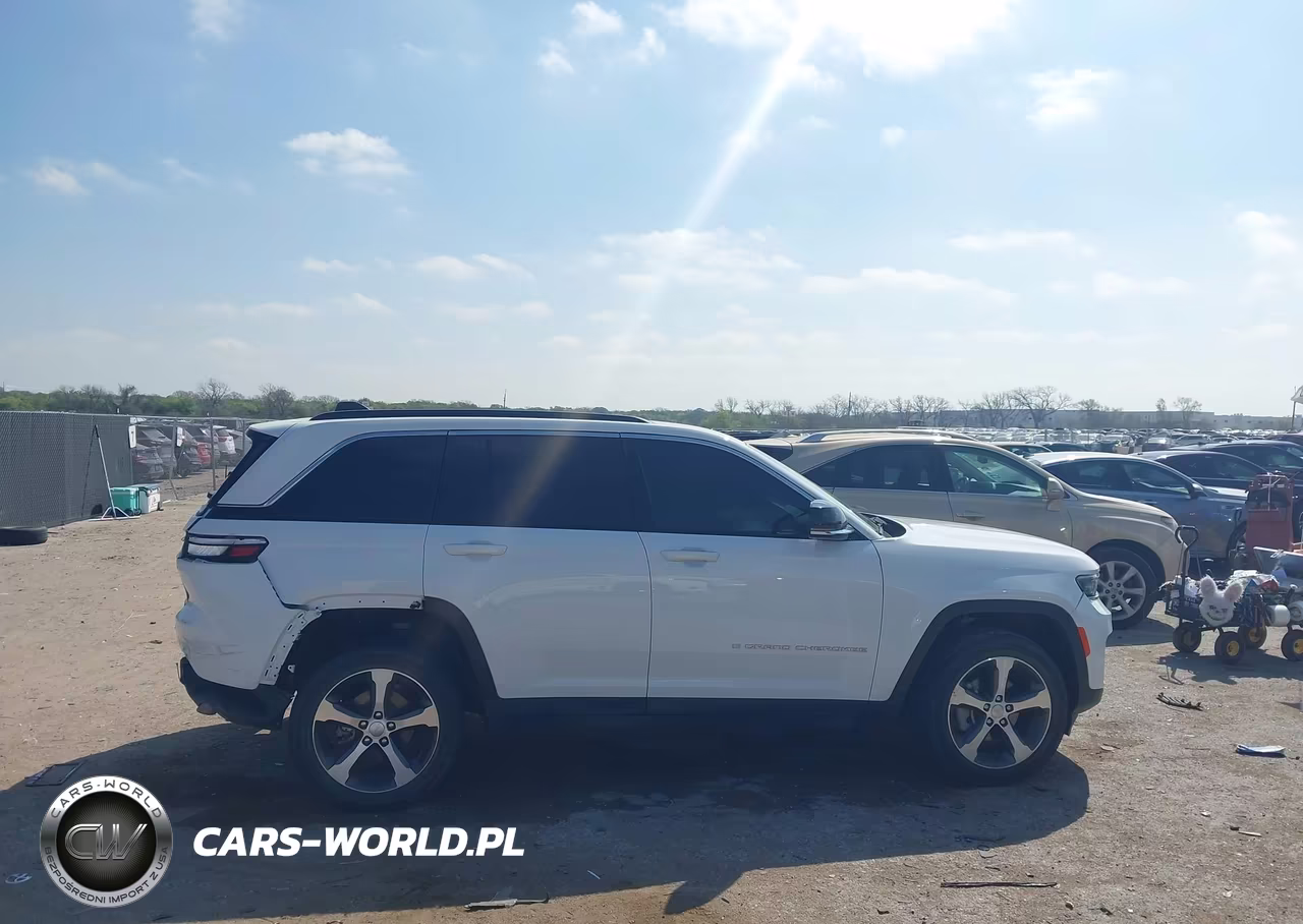 2024 Jeep Grand Cherokee Limited 4X4 VIN:1C4RJHBGXRC142042 - 13