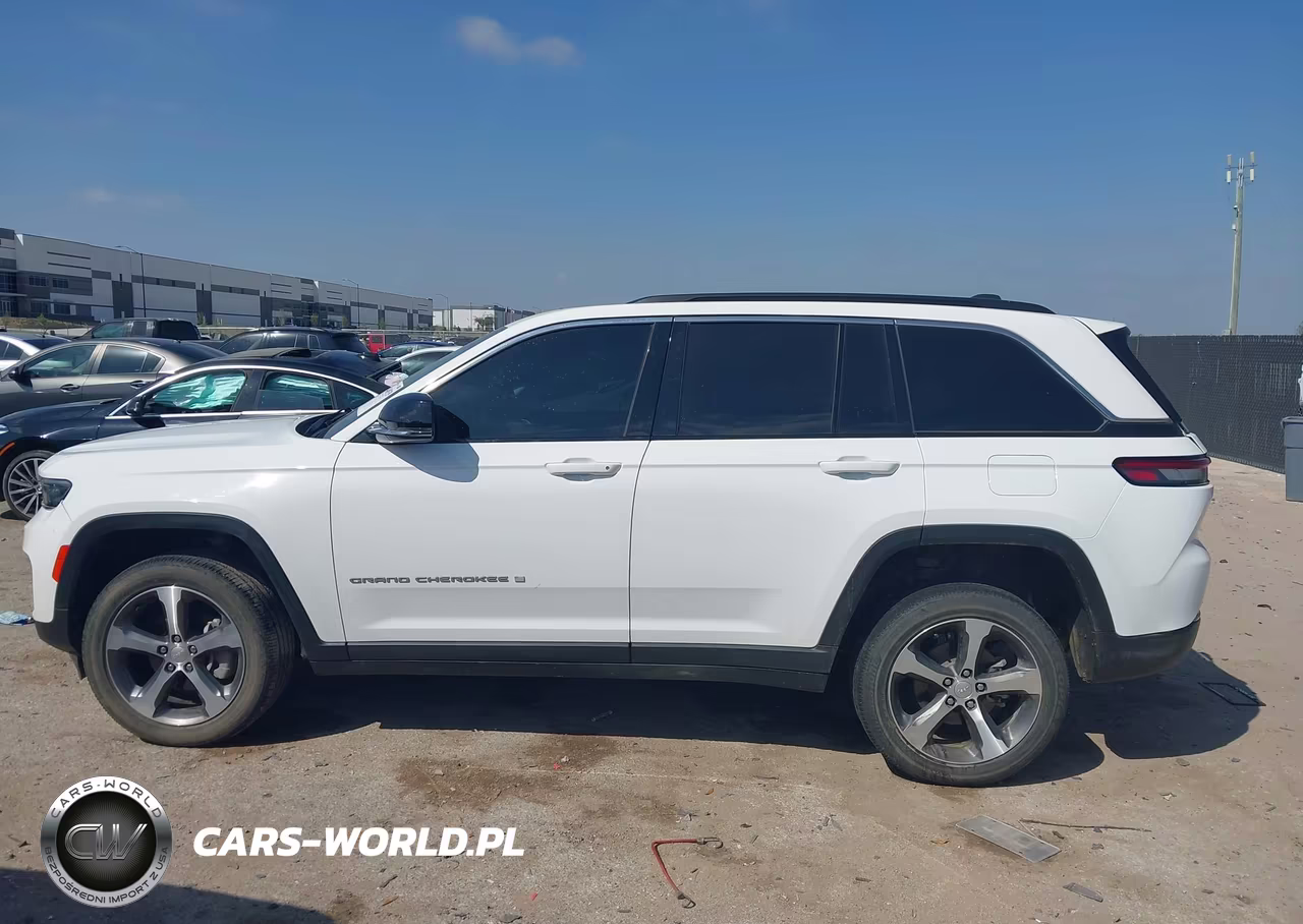2024 Jeep Grand Cherokee Limited 4X4 VIN:1C4RJHBGXRC142042 - 14