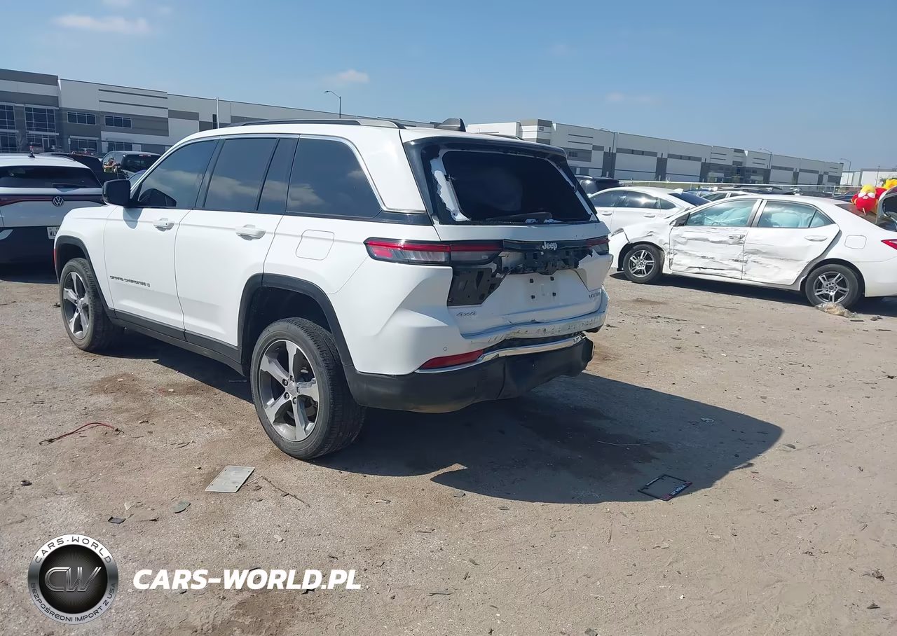 2024 Jeep Grand Cherokee Limited 4X4 VIN:1C4RJHBGXRC142042 - 3