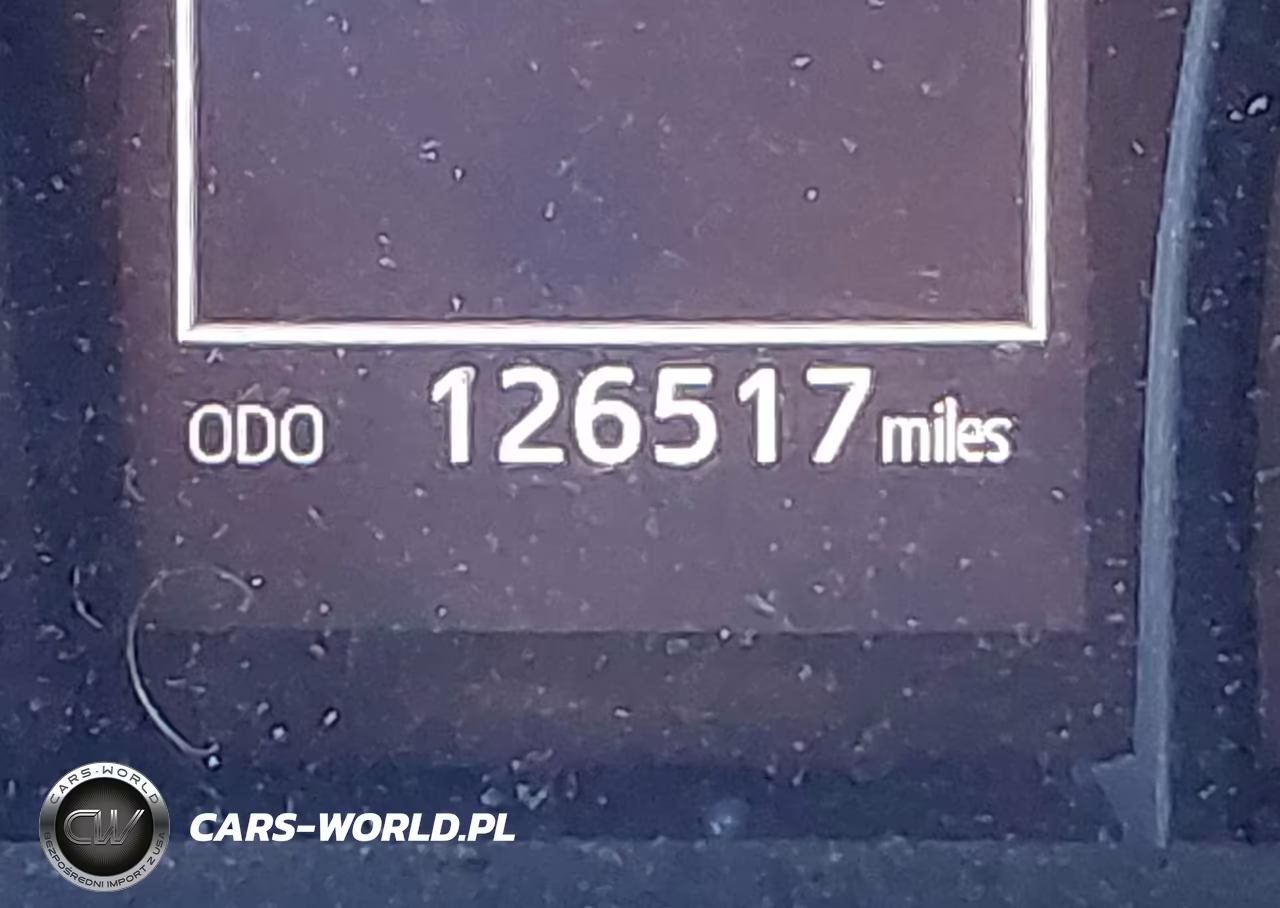 2018 Toyota Camry Le VIN:4T1B11HK3JU083477 - 16