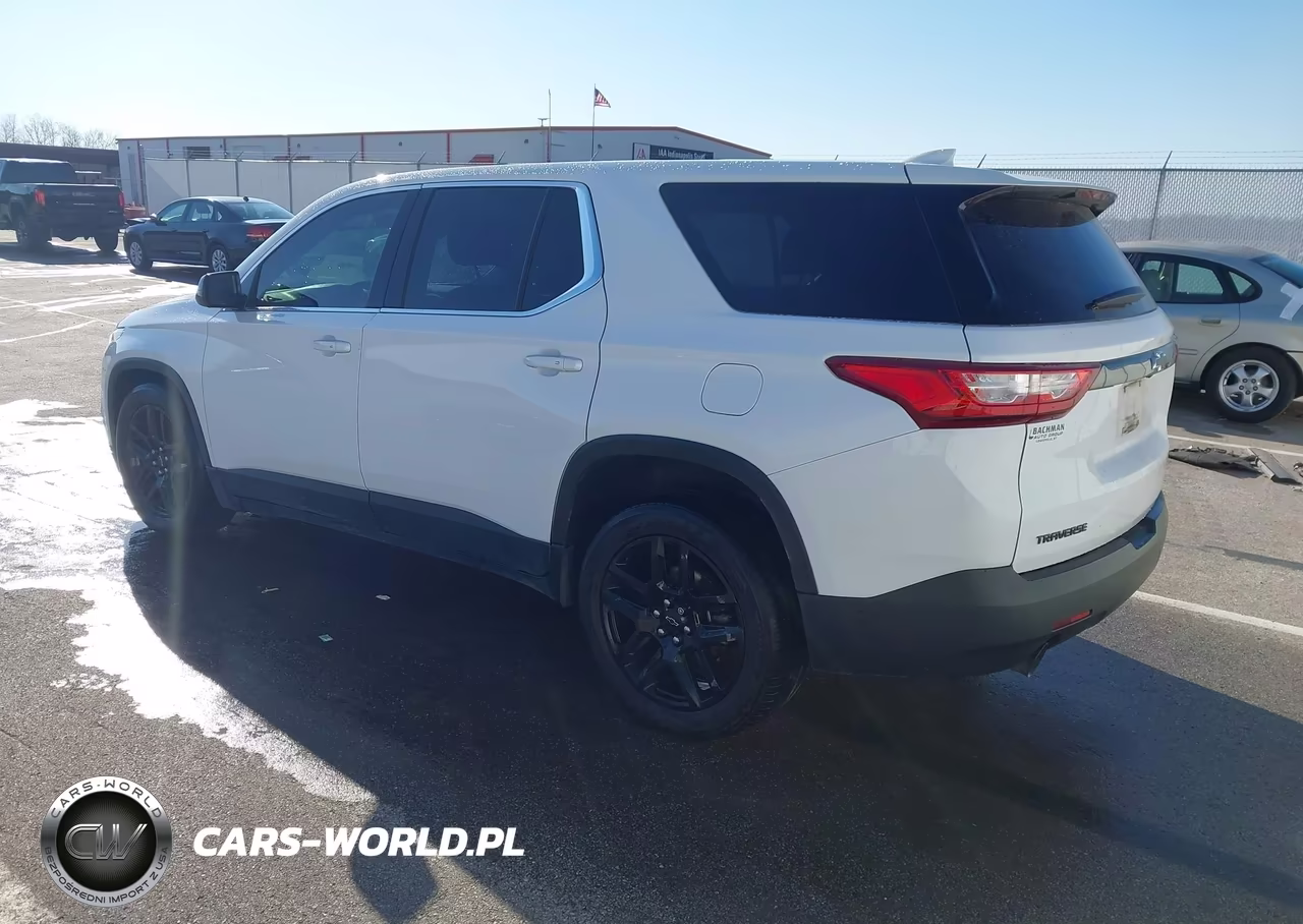 2019 Chevrolet Traverse Ls VIN:1GNERFKW3KJ282588 - 3