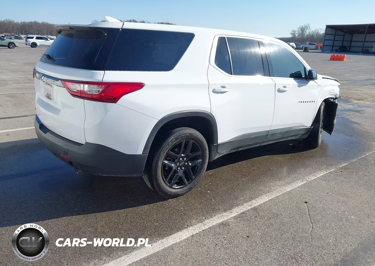 2019 Chevrolet Traverse Ls VIN:1GNERFKW3KJ282588 - 4