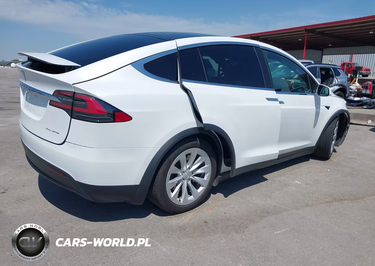 2020 Tesla Model X Long Range Dual Motor All-Wheel Drive-Long Range Plus Dual Motor All-Wheel Drive VIN:5YJXCDE22LF271963 - 4