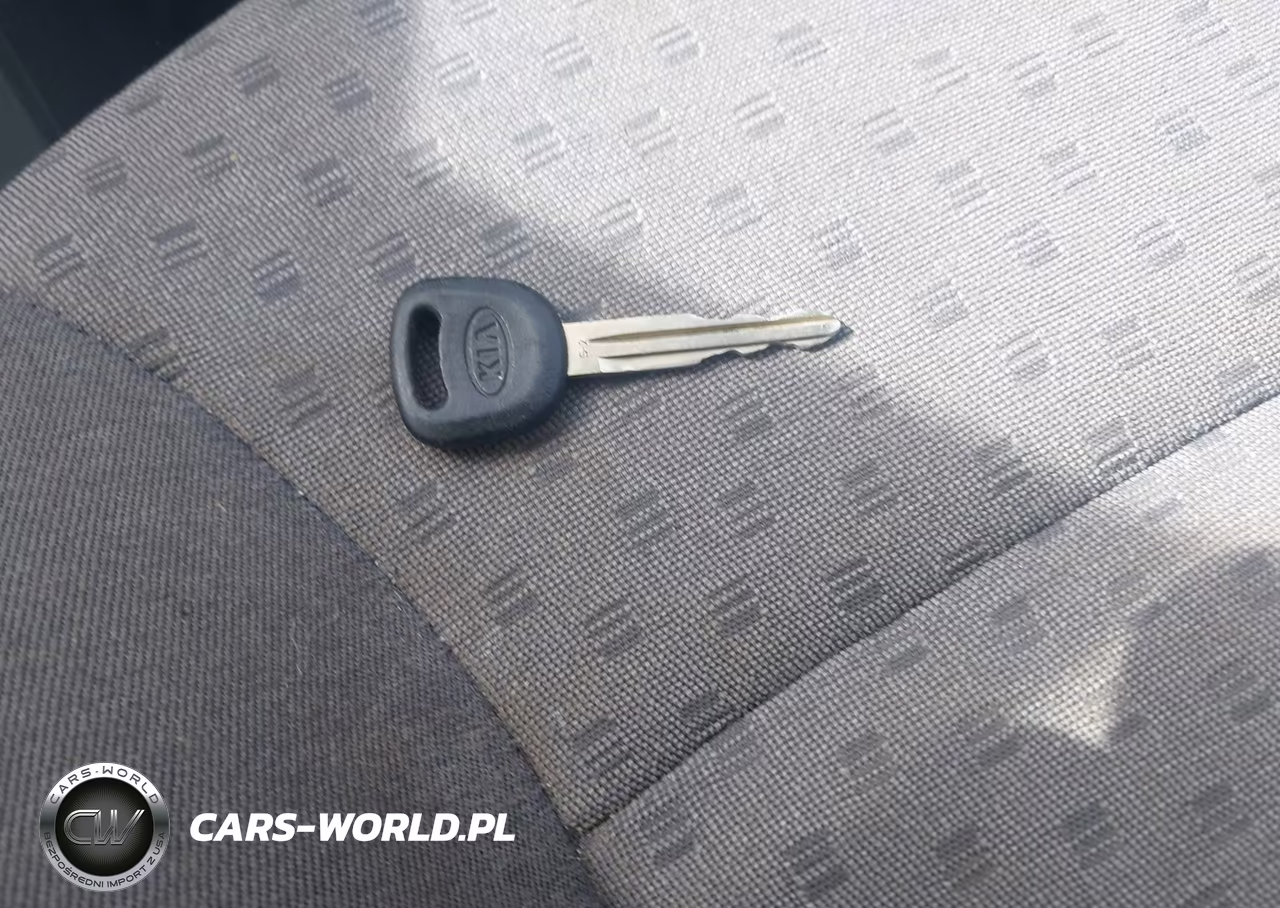 2005 Kia Rio VIN:KNADC125256400716 - 11