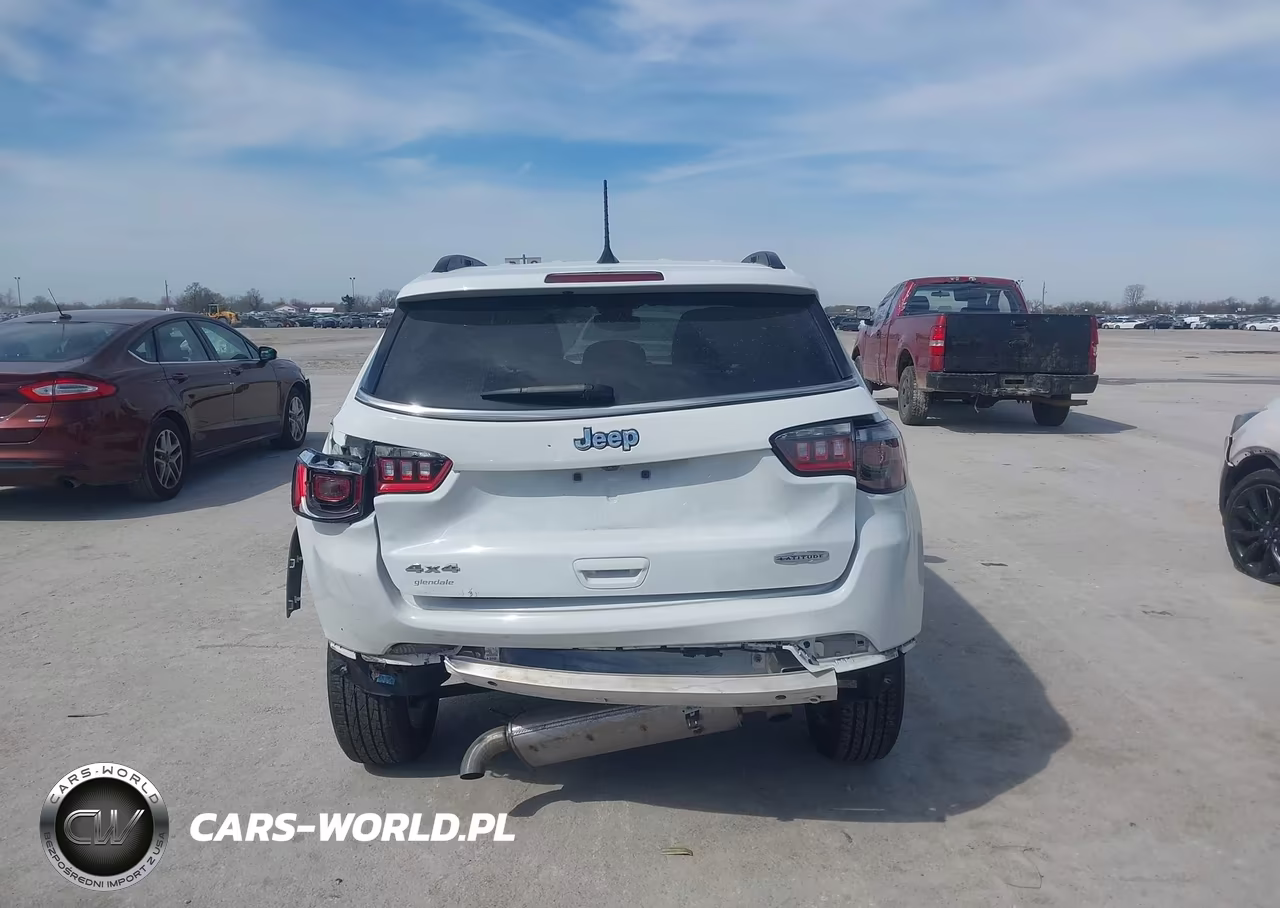 2024 Jeep Compass Latitude 4X4 VIN:3C4NJDBN8RT105596 - 17