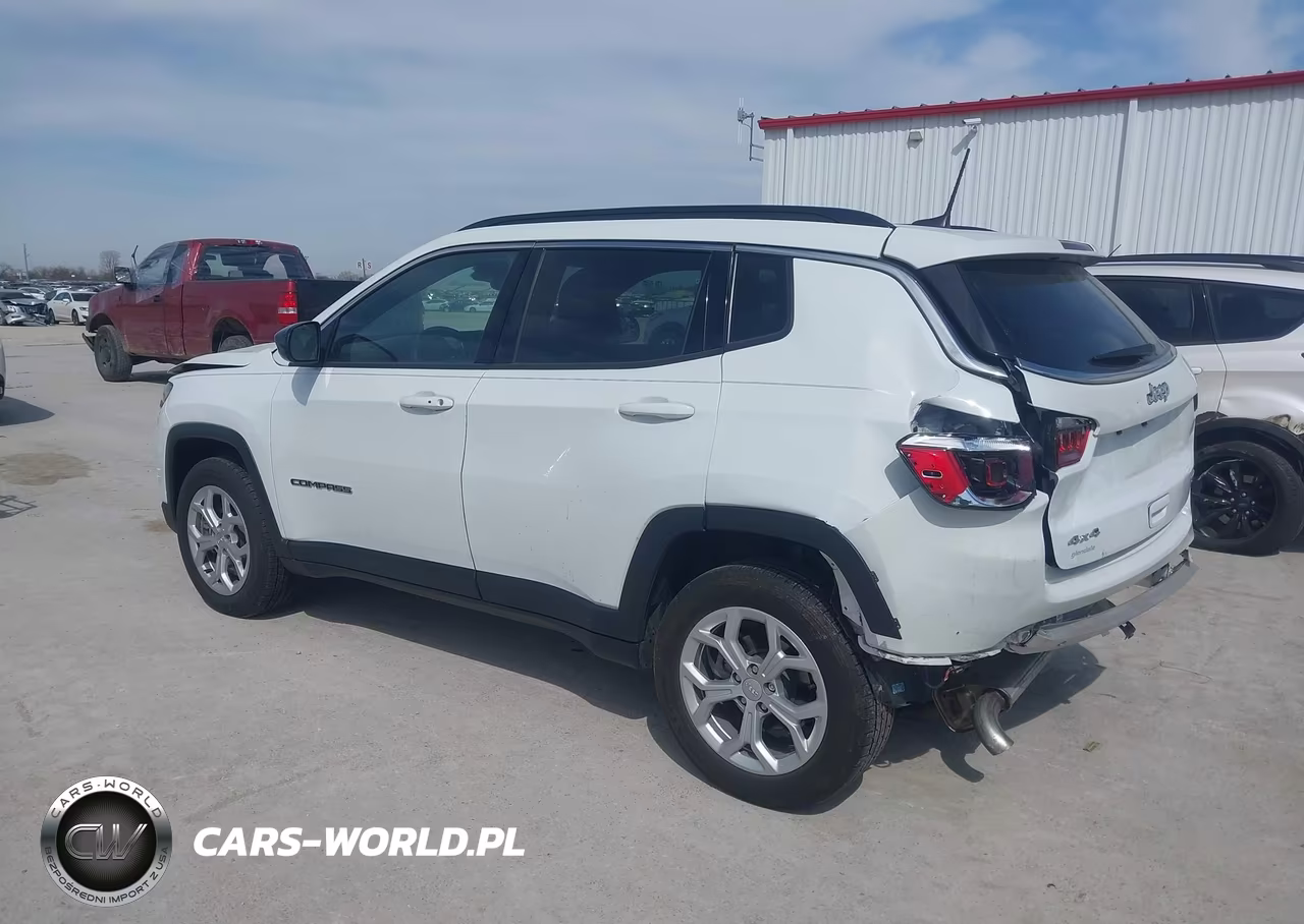 2024 Jeep Compass Latitude 4X4 VIN:3C4NJDBN8RT105596 - 3