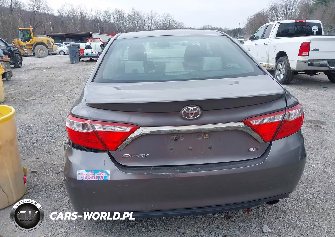 2015 Toyota Camry Se VIN:4T1BF1FK0FU028402 - 16