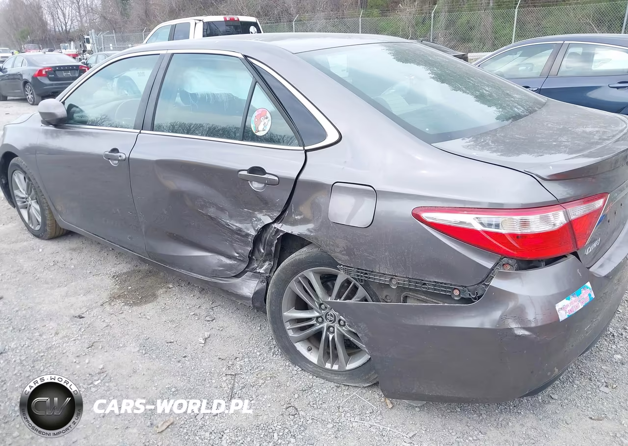 2015 Toyota Camry Se VIN:4T1BF1FK0FU028402 - 3