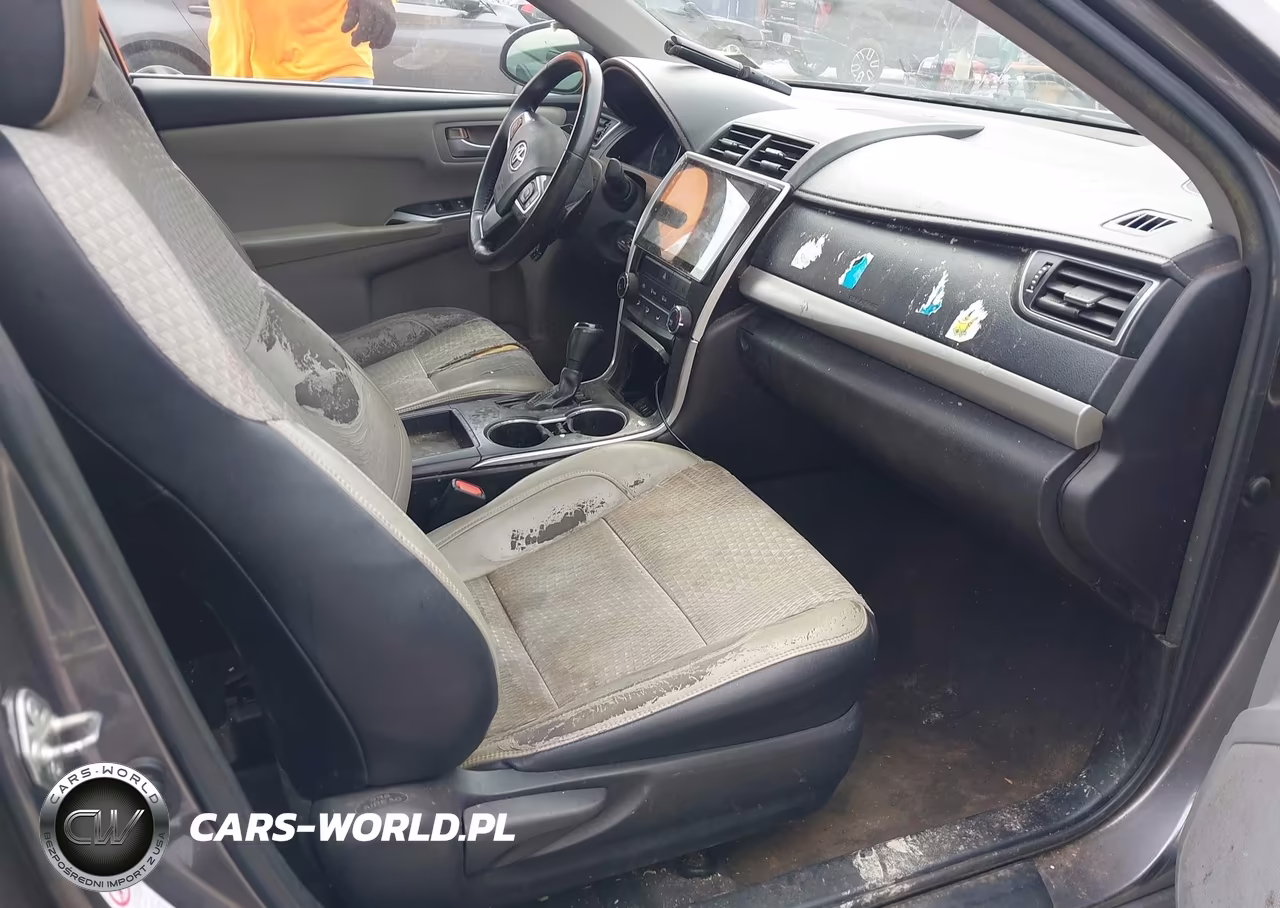 2015 Toyota Camry Se VIN:4T1BF1FK0FU028402 - 5