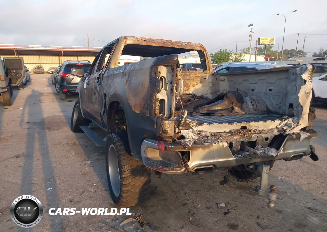 2019 Chevrolet Silverado 1500 Lt VIN:1GCUYDED1KZ134415 - 3