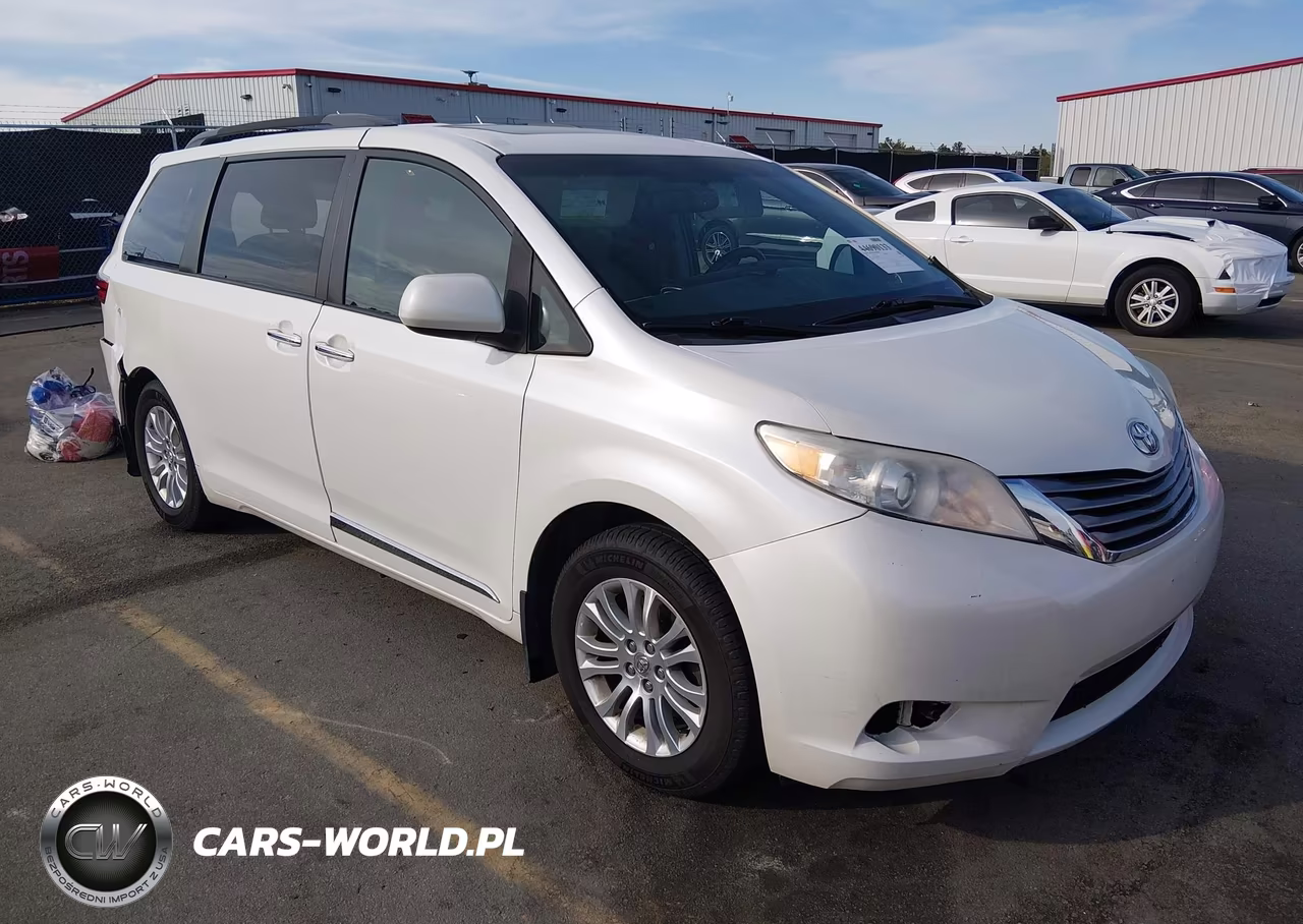 2017 Toyota Sienna Xle 8 Passenger