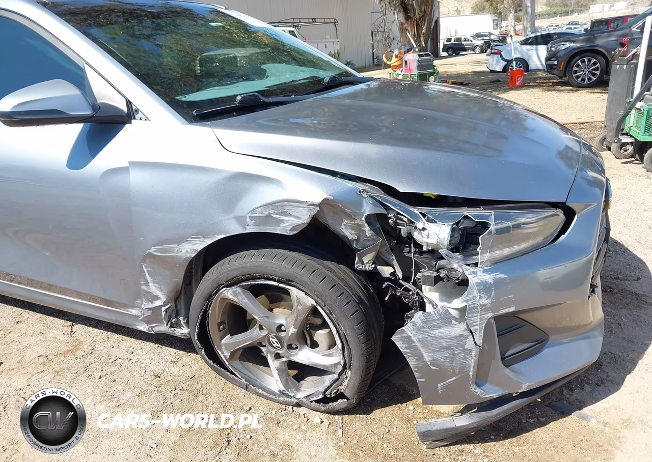 2019 Hyundai Veloster 2.0 VIN:KMHTG6AF2KU018151 - 6