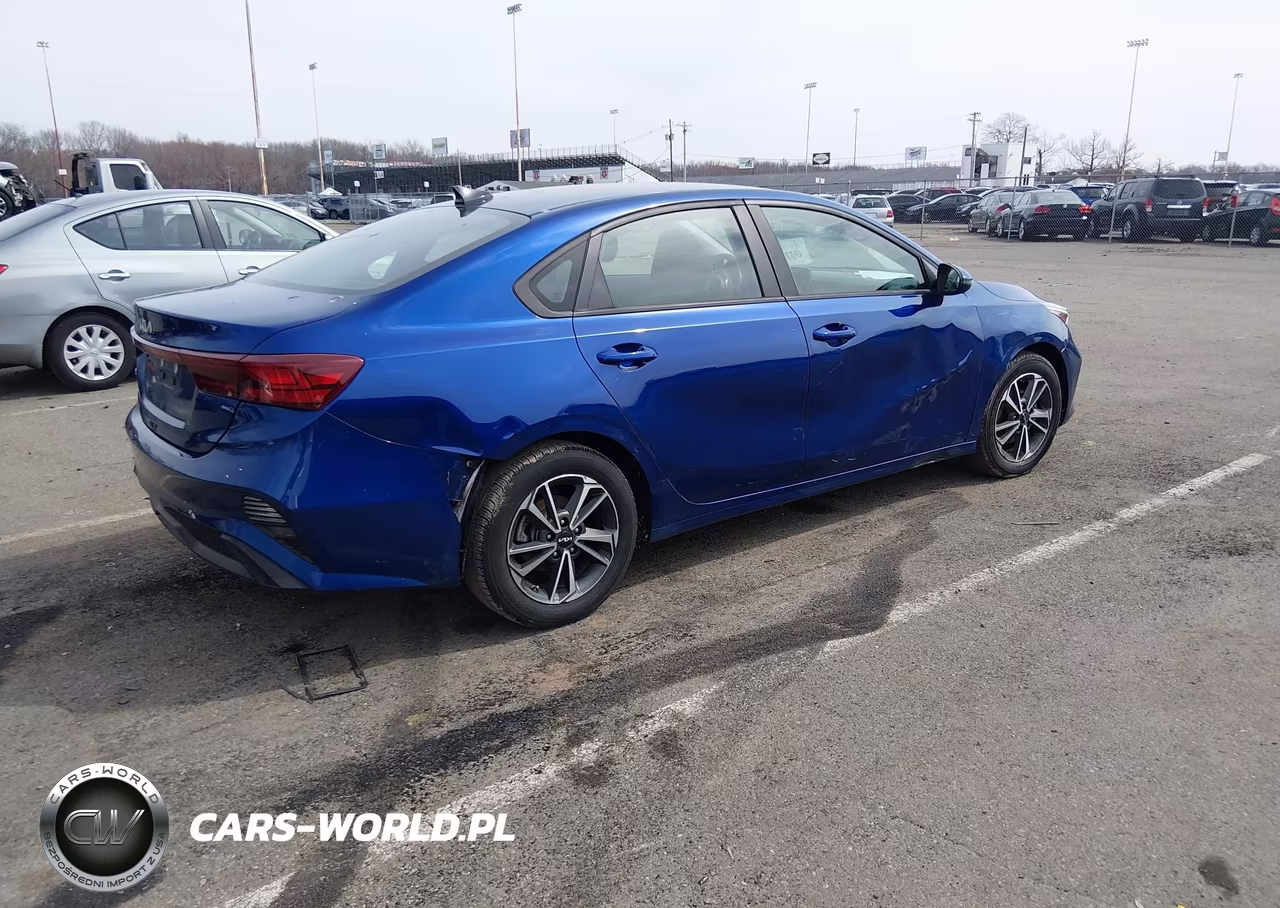 2023 Kia Forte Lxs VIN:3KPF24AD4PE553328 - 4