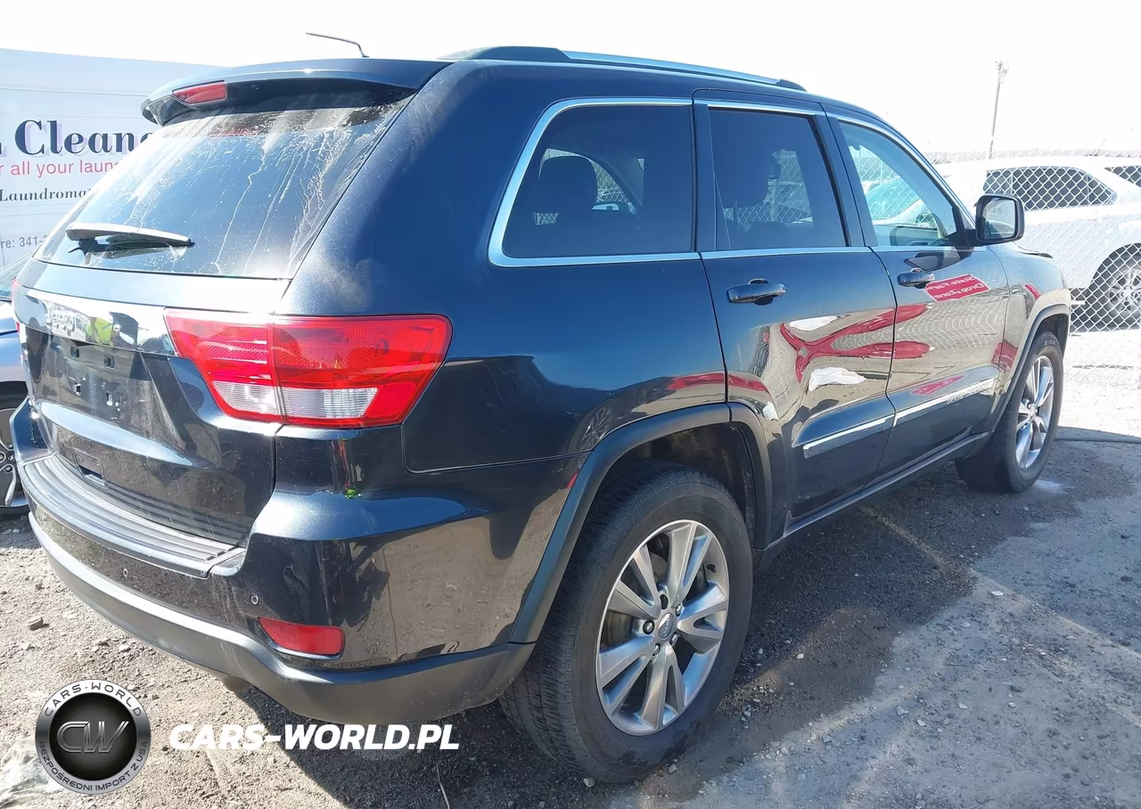 2013 Jeep Grand Cherokee Laredo VIN:1C4RJFAG5DC594964 - 4