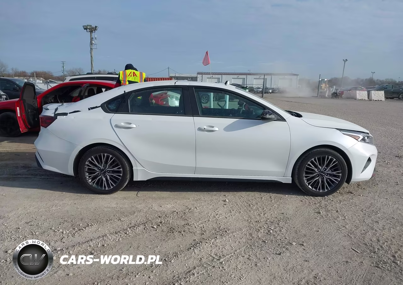 2023 Kia Forte Gt-Line VIN:3KPF54AD4PE616774 - 13