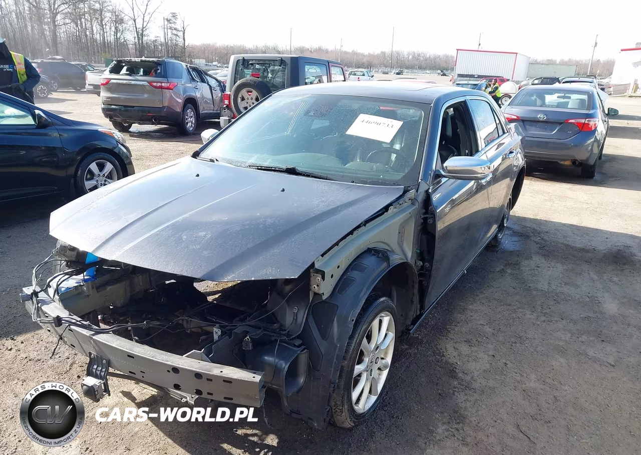 2017 Chrysler 300C VIN:2C3CCAEG8HH579718 - 2