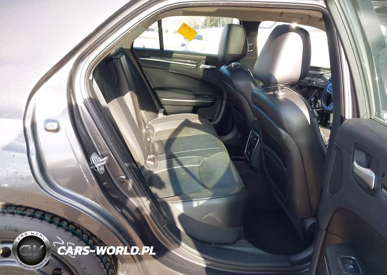 2017 Chrysler 300C VIN:2C3CCAEG8HH579718 - 8