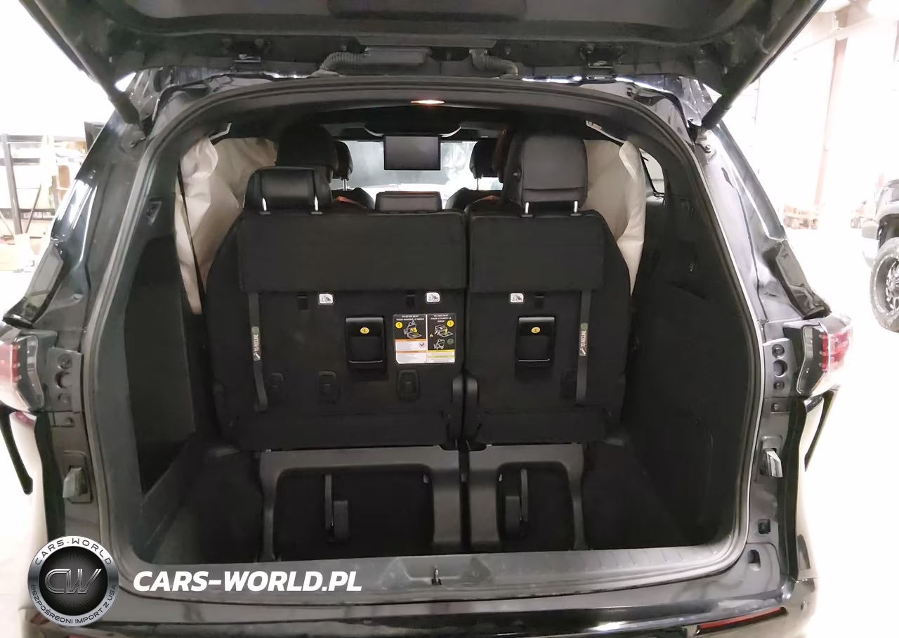 2025 Toyota Sienna Limited VIN:5TDZSKFC5SS197651 - 17