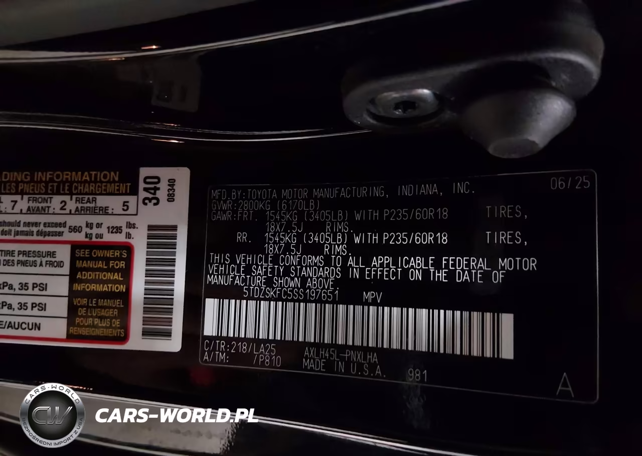 2025 Toyota Sienna Limited VIN:5TDZSKFC5SS197651 - 9
