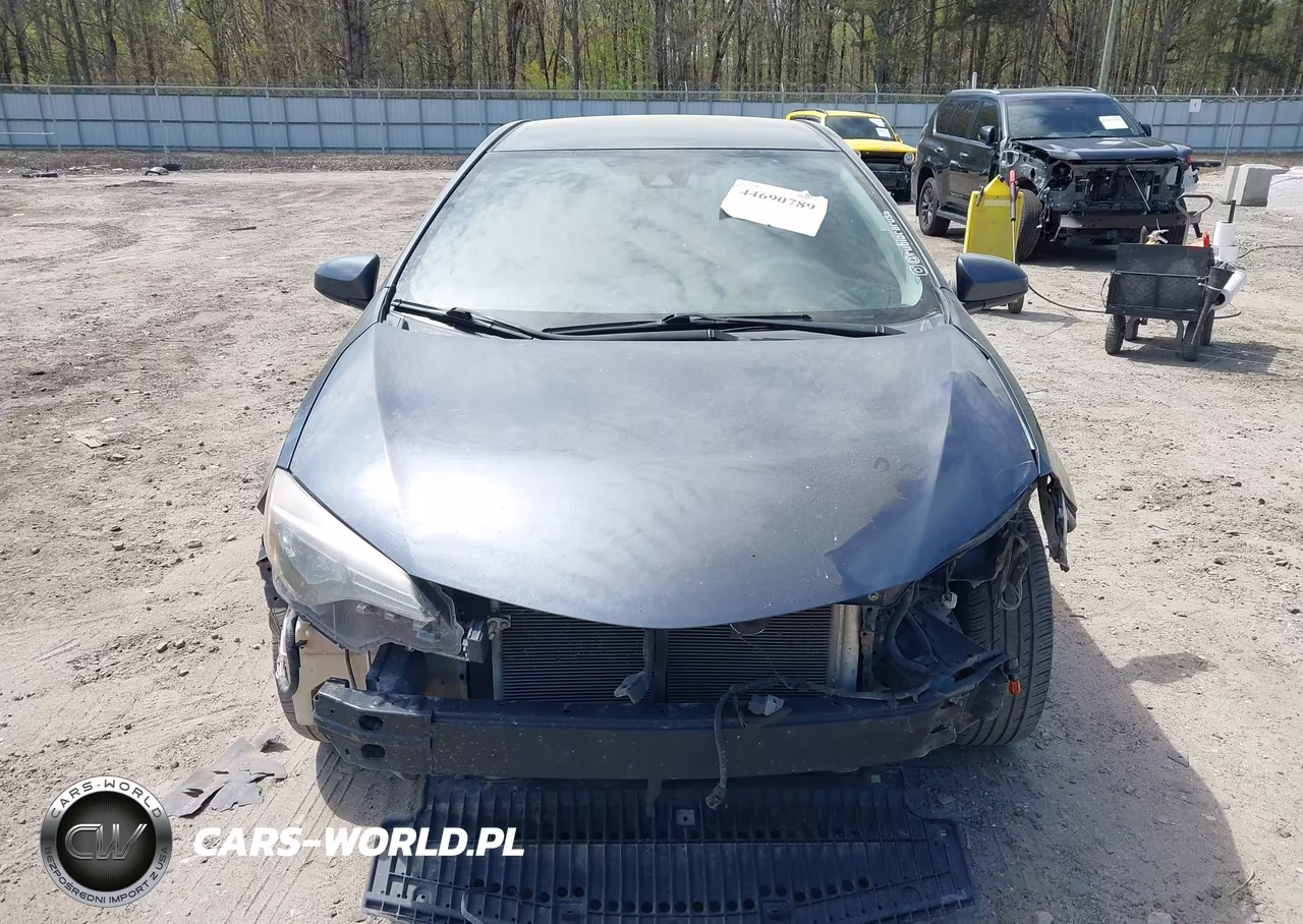 2017 Toyota Corolla Le VIN:5YFBURHE3HP724736 - 13
