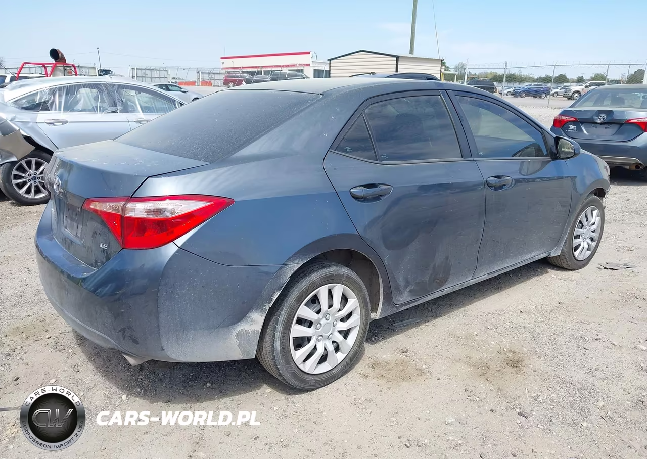 2017 Toyota Corolla Le VIN:5YFBURHE3HP724736 - 4