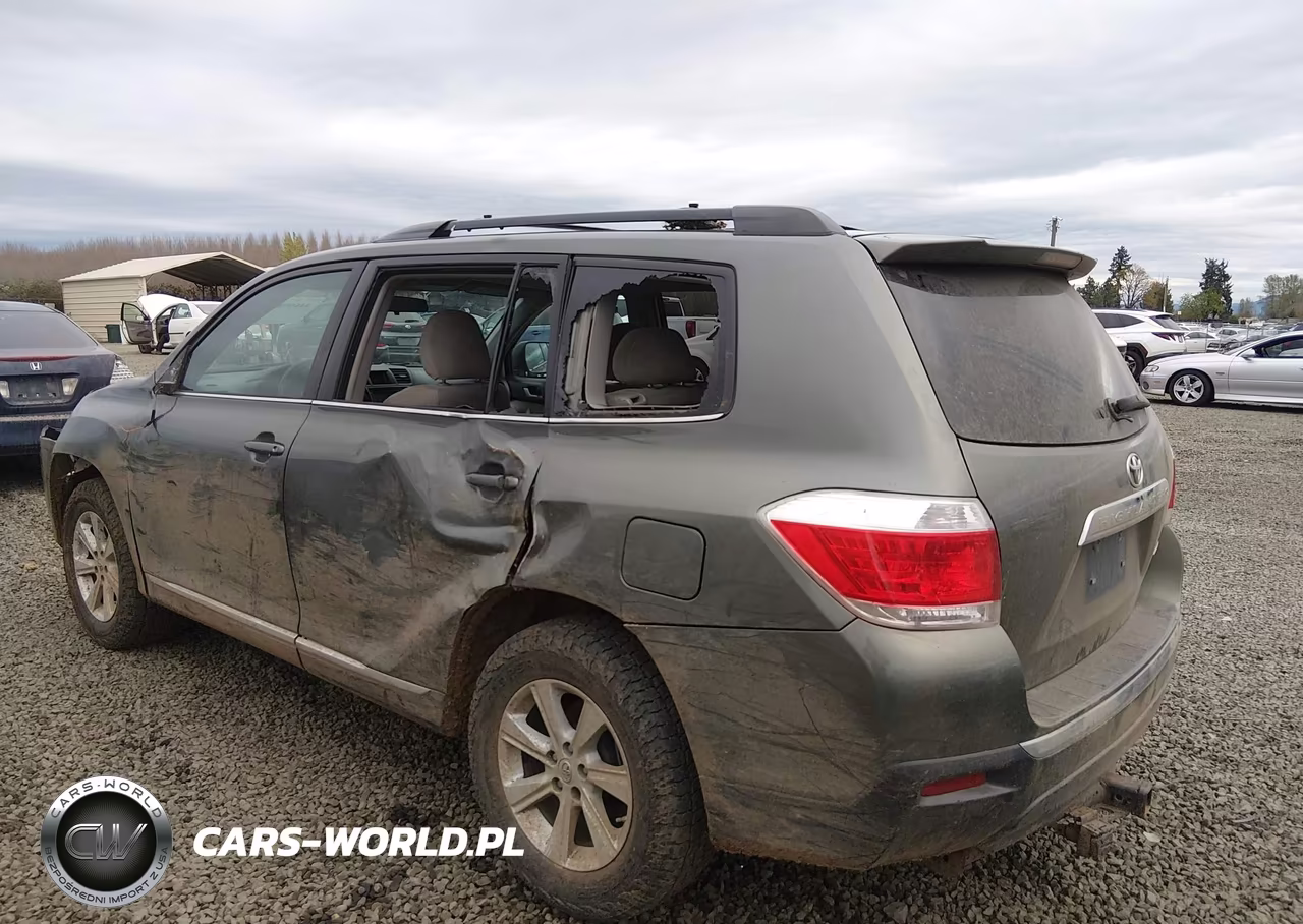 2013 Toyota Highlander Base Plus V6 VIN:5TDBK3EH4DS237886 - 3