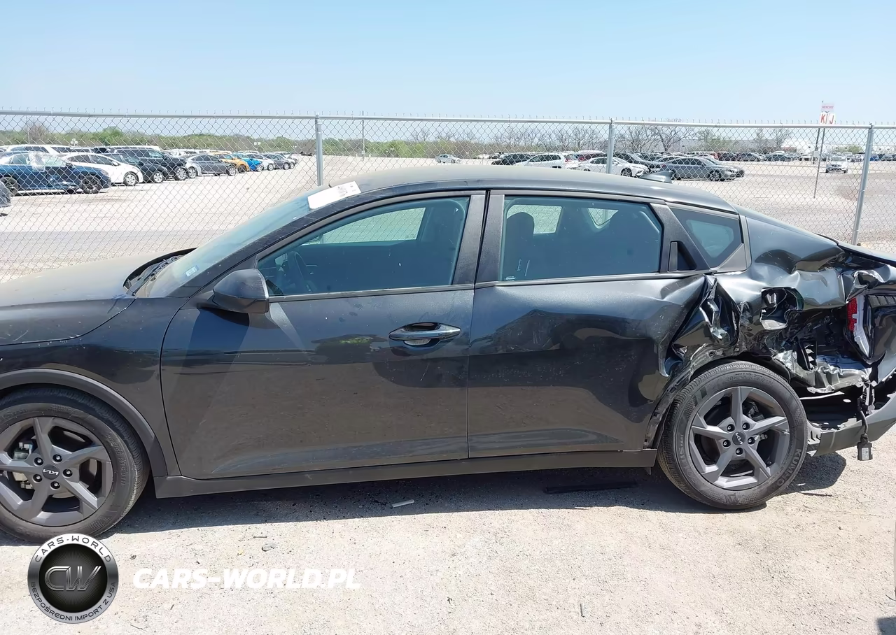 2025 Kia K4 Lxs VIN:3KPFT4DE5SE016624 - 14