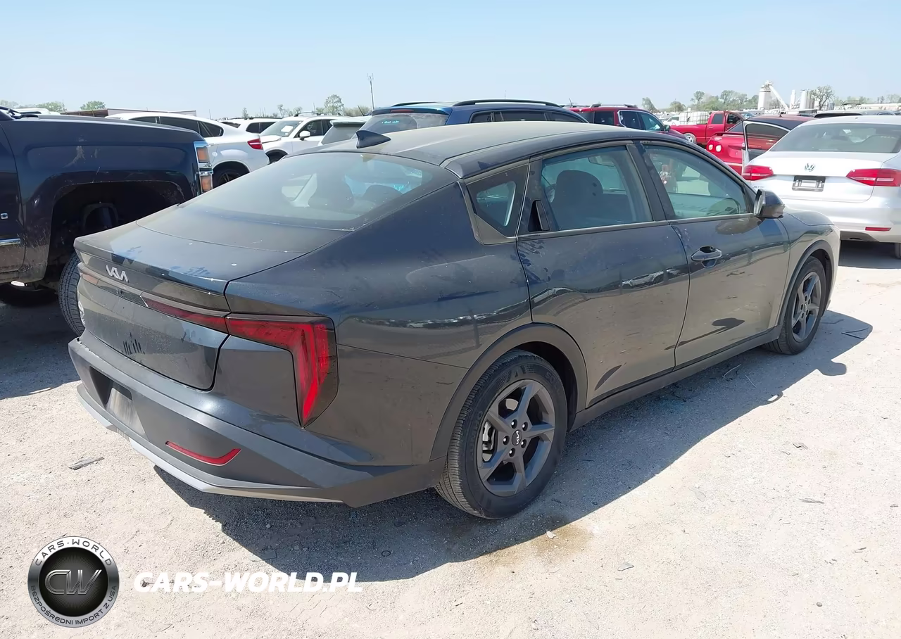 2025 Kia K4 Lxs VIN:3KPFT4DE5SE016624 - 4