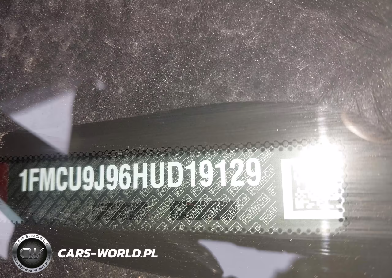2017 Ford Escape Titanium VIN:1FMCU9J96HUD19129 - 9