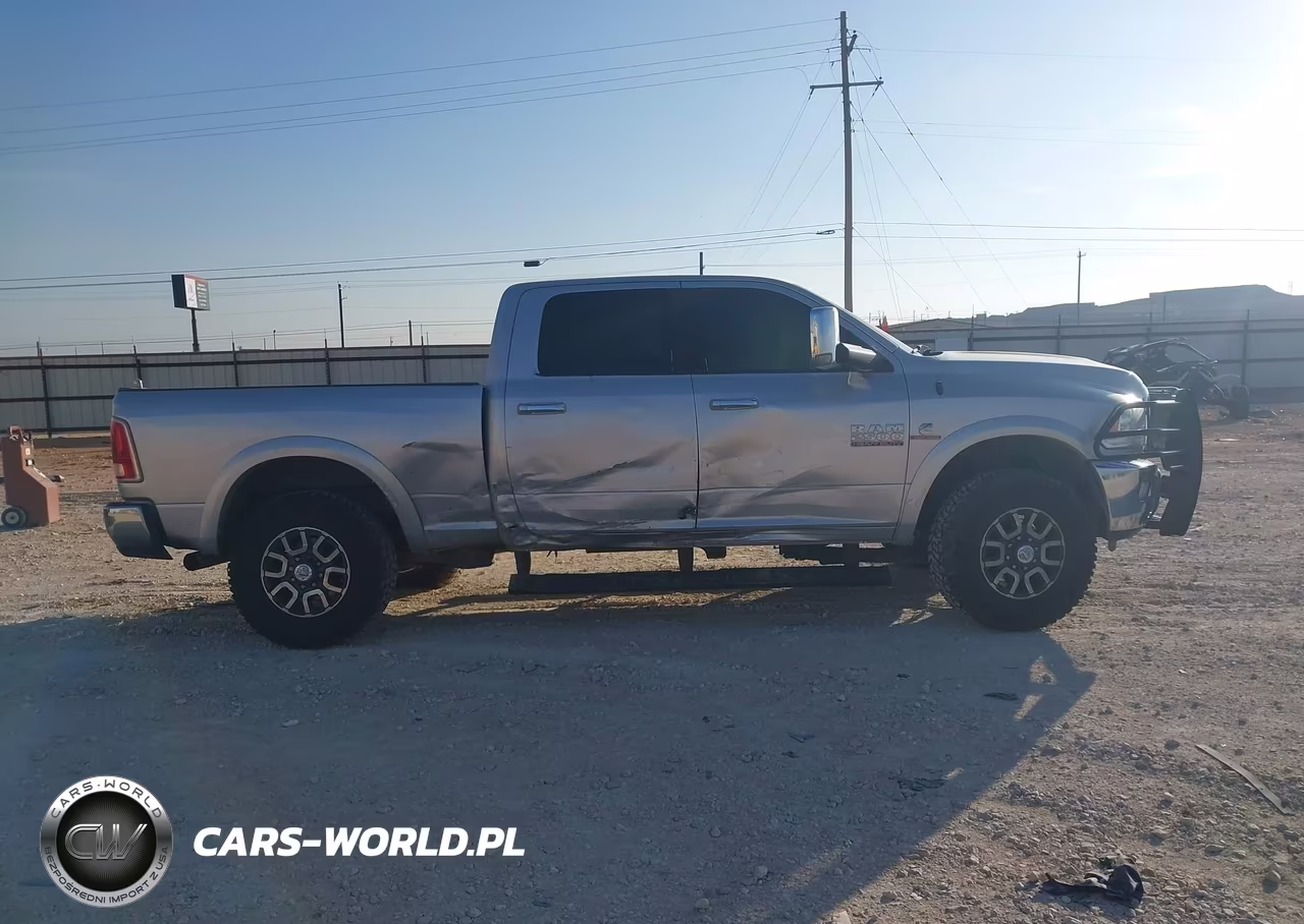 2015 Ram 2500 Laramie VIN:3C6UR5FL3FG515897 - 13