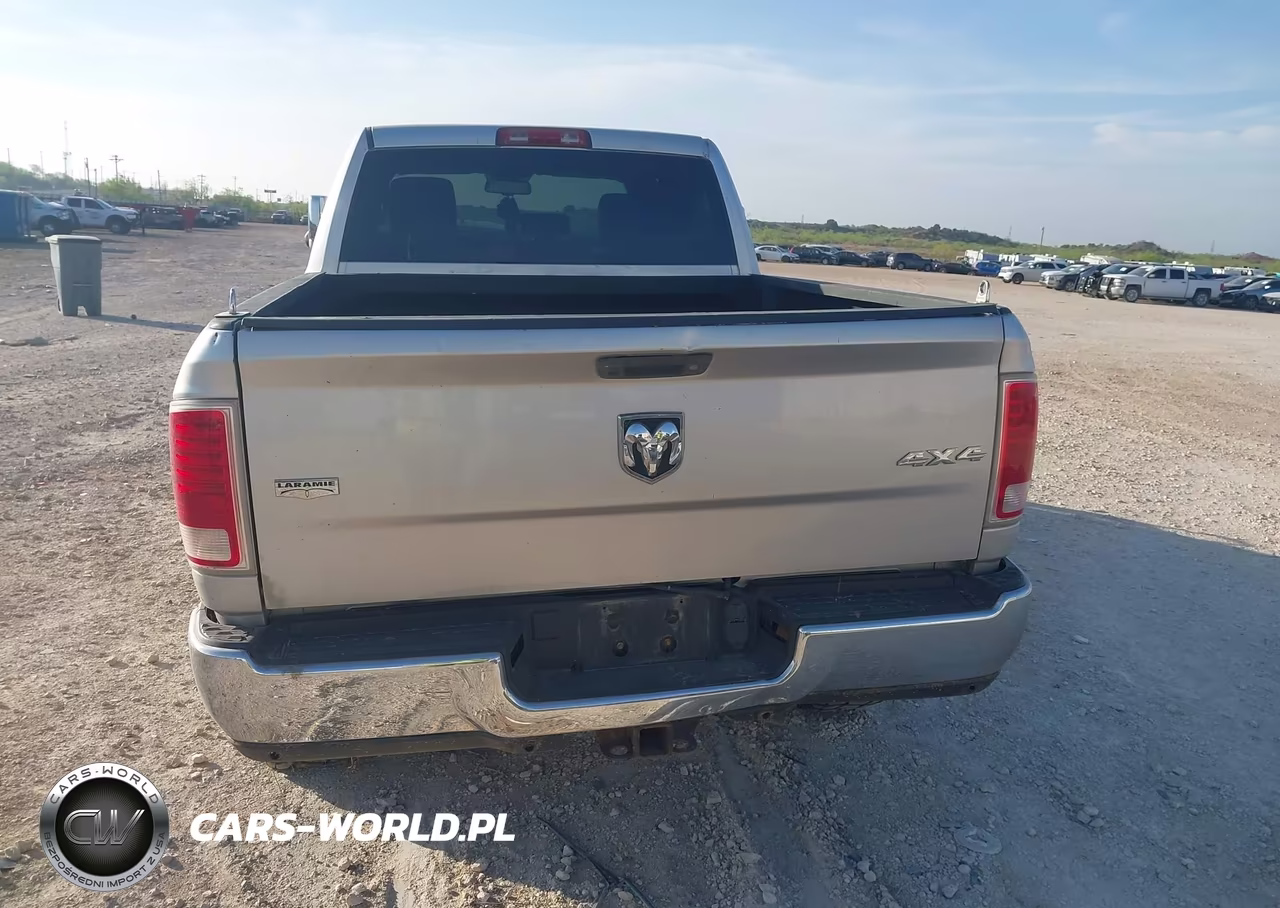 2015 Ram 2500 Laramie VIN:3C6UR5FL3FG515897 - 16