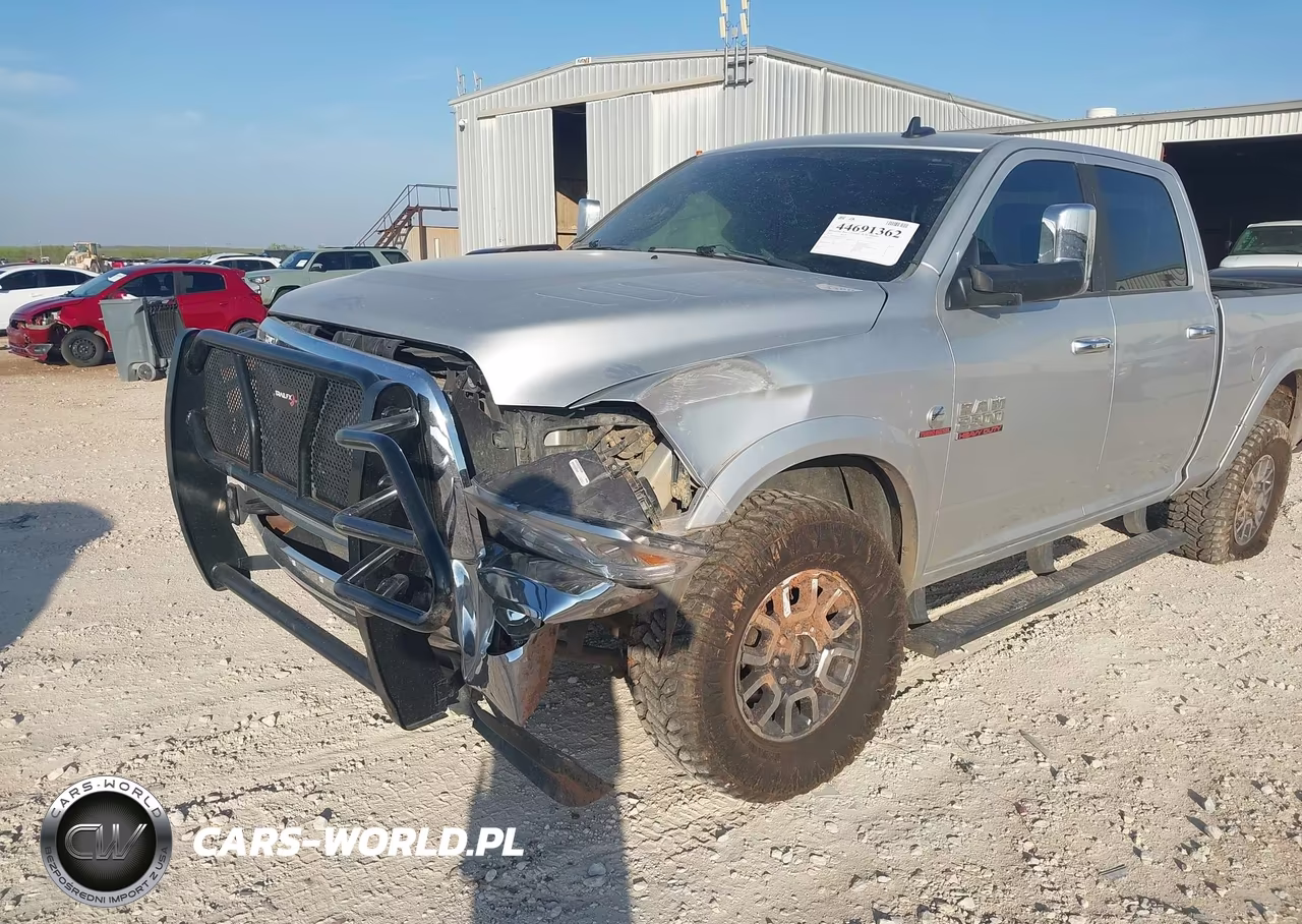 2015 Ram 2500 Laramie VIN:3C6UR5FL3FG515897 - 6