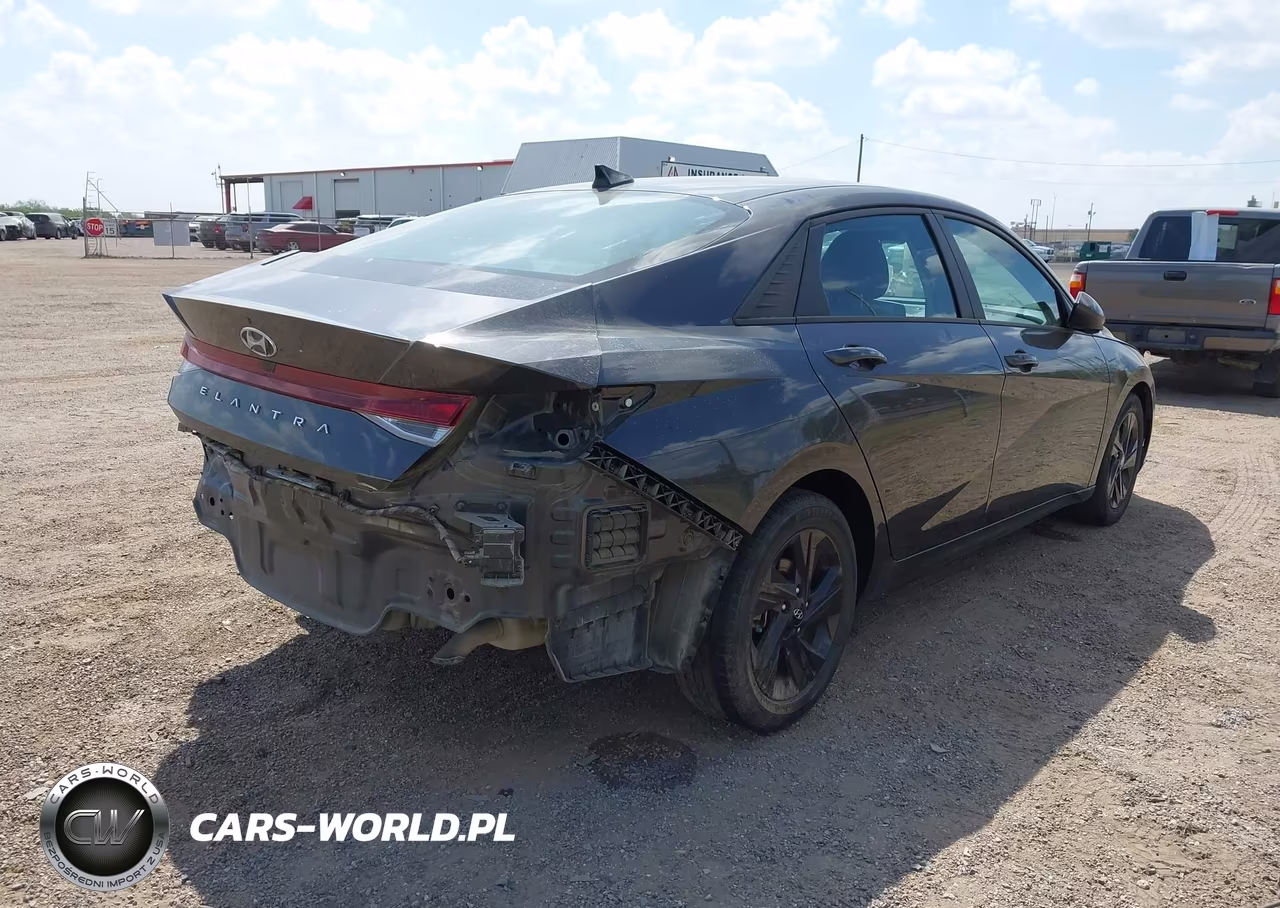 2022 Hyundai Elantra Sel VIN:5NPLM4AG1NH079273 - 4