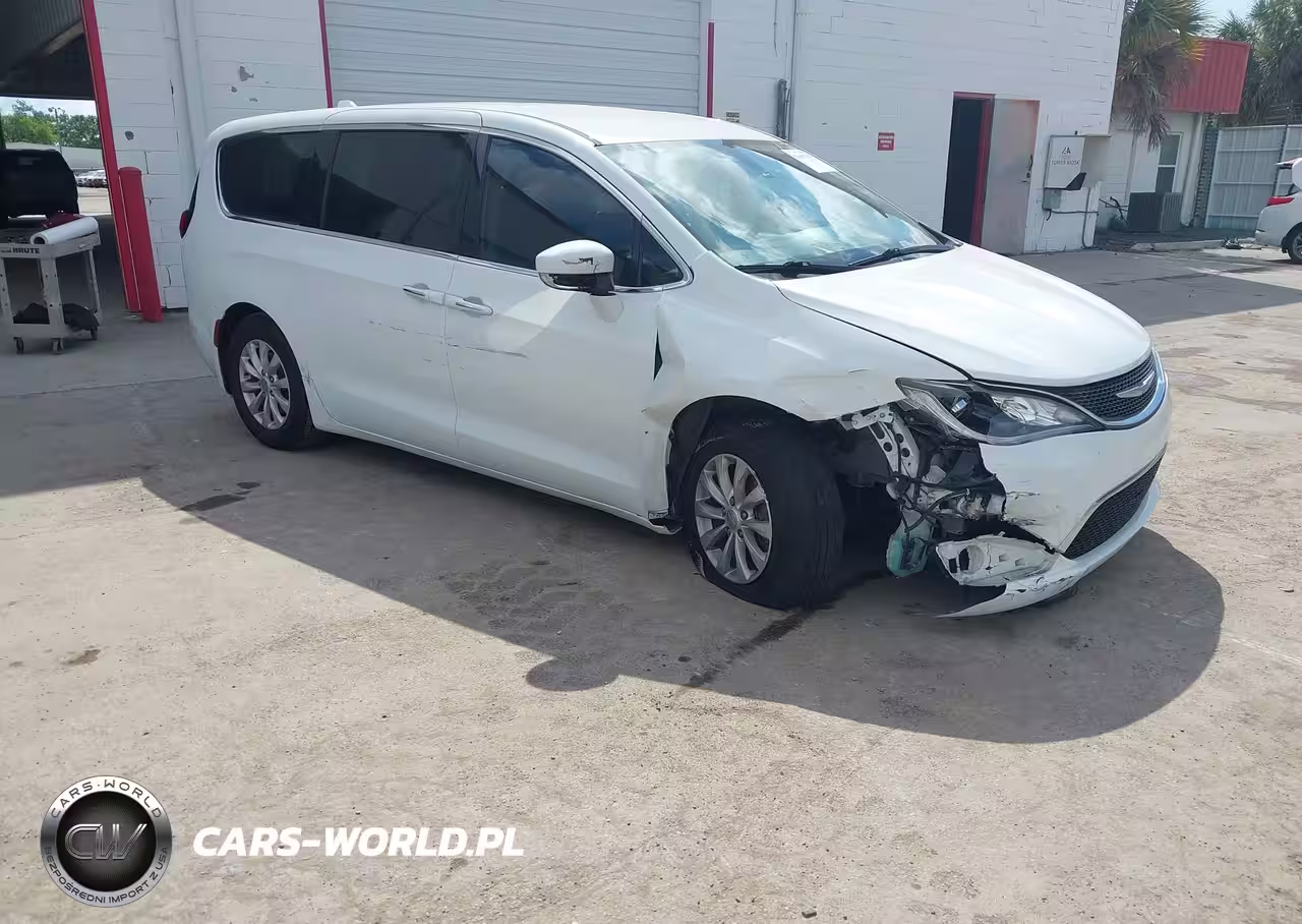 2018 Chrysler Pacifica Touring Plus