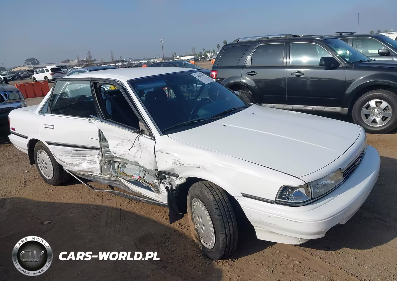 1990 Toyota Camry Le – zdjęcie 1 z 17
