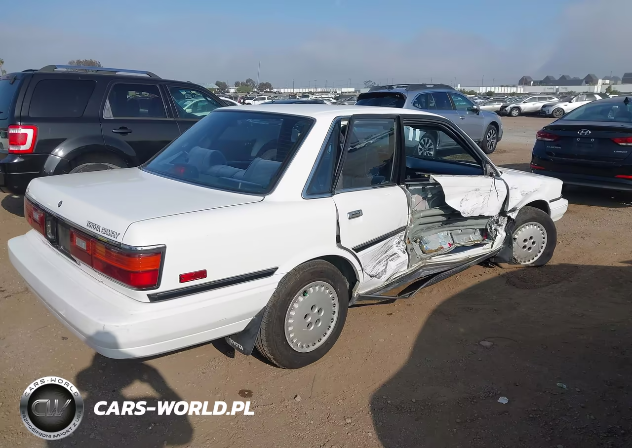 1990 Toyota Camry Le VIN:JT2SV22E3L3399108 - 4