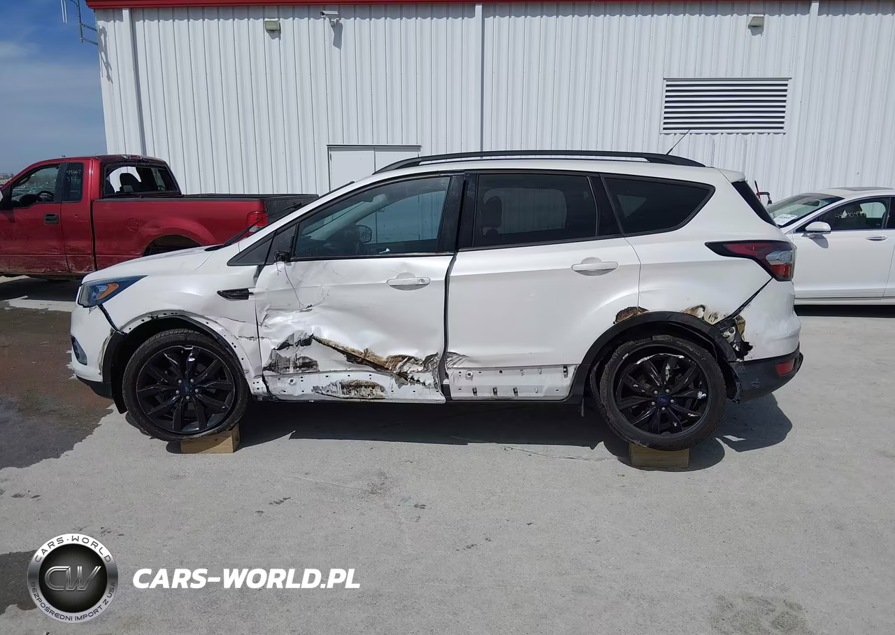 2017 Ford Escape Se VIN:1FMCU0GD8HUC61676 - 14